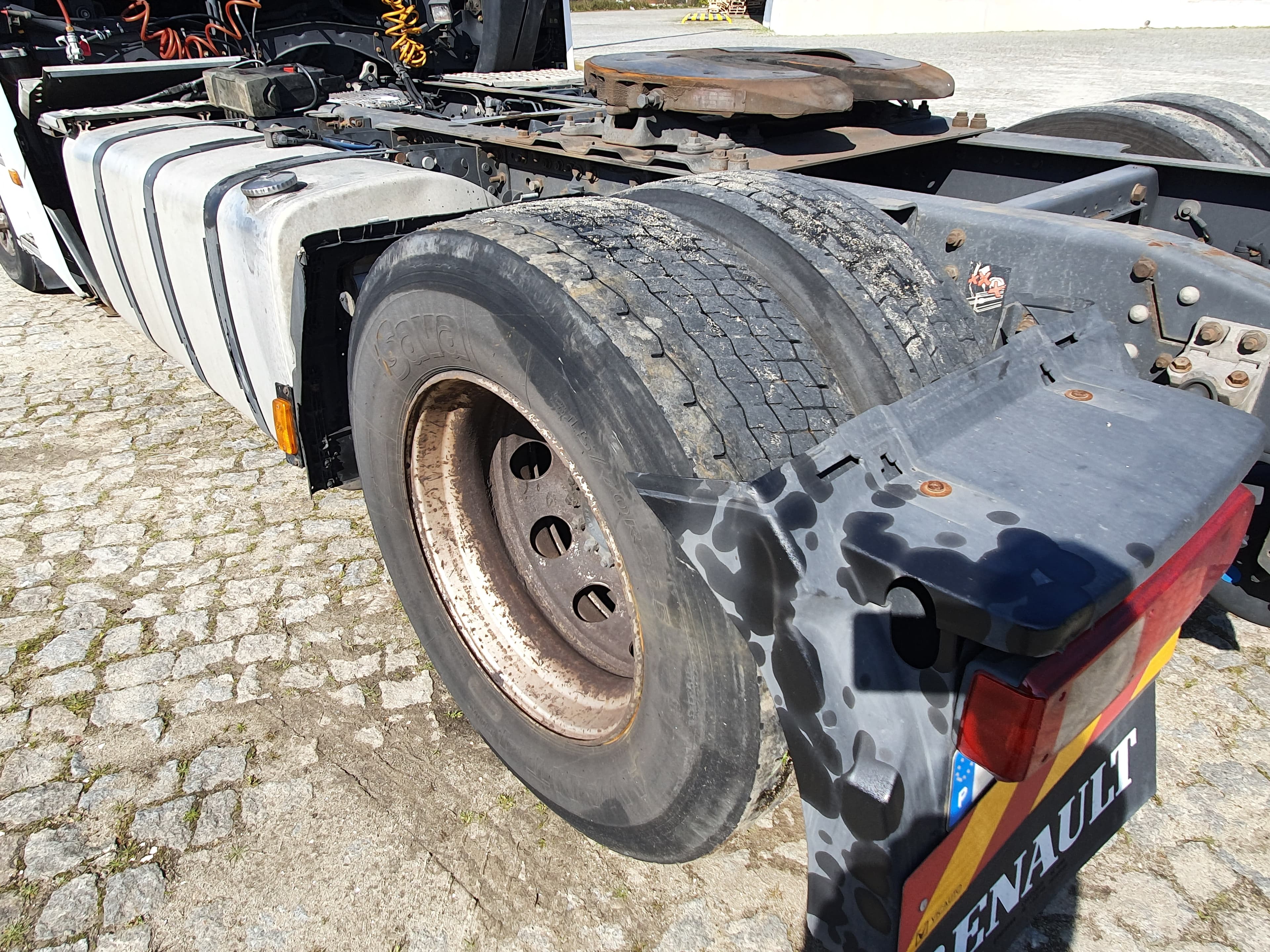 Renault Magnum 4x2 · Ano 2010 — imagem 10