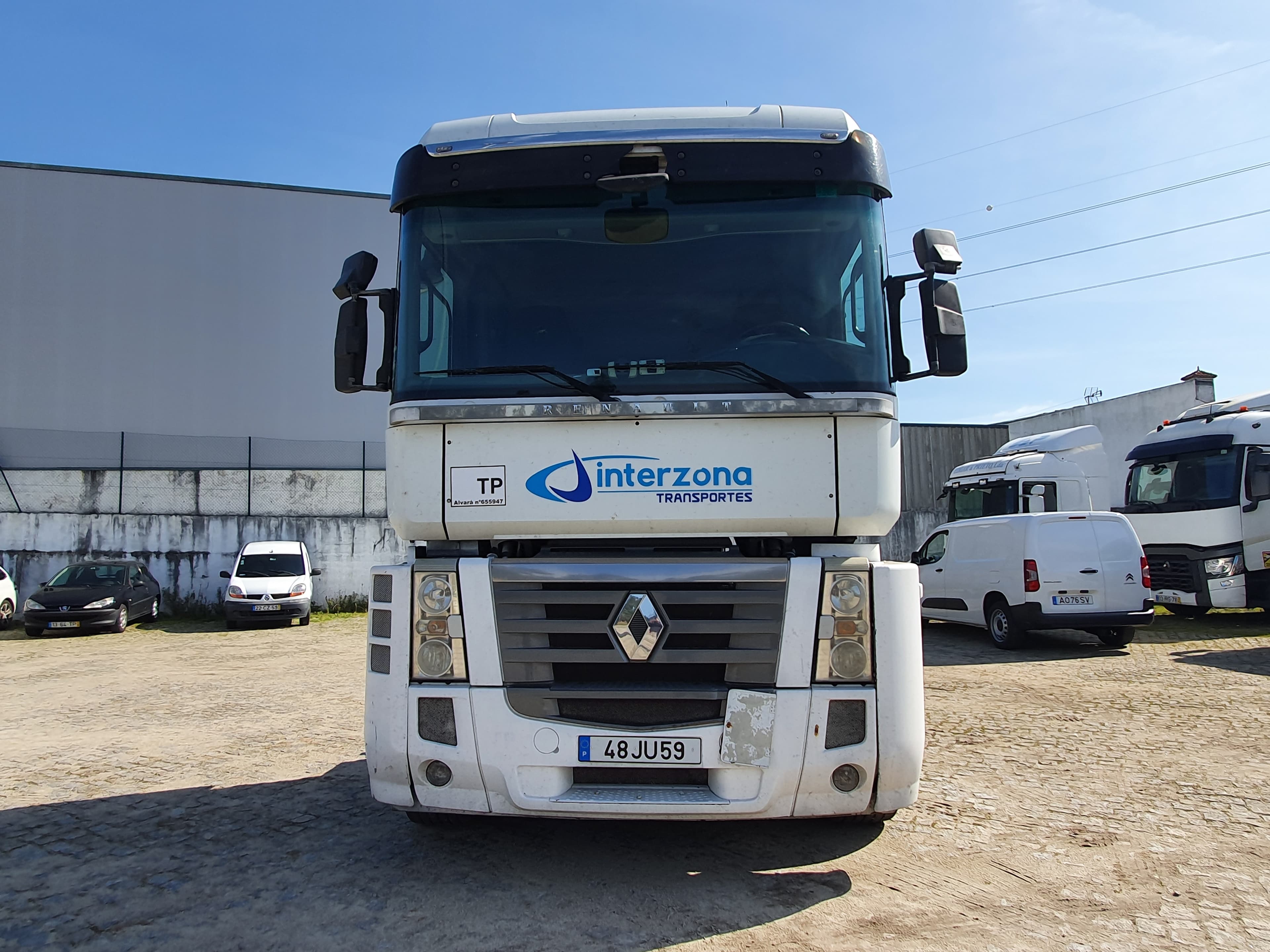 Renault Magnum 4x2 · Ano 2010 — imagem 2