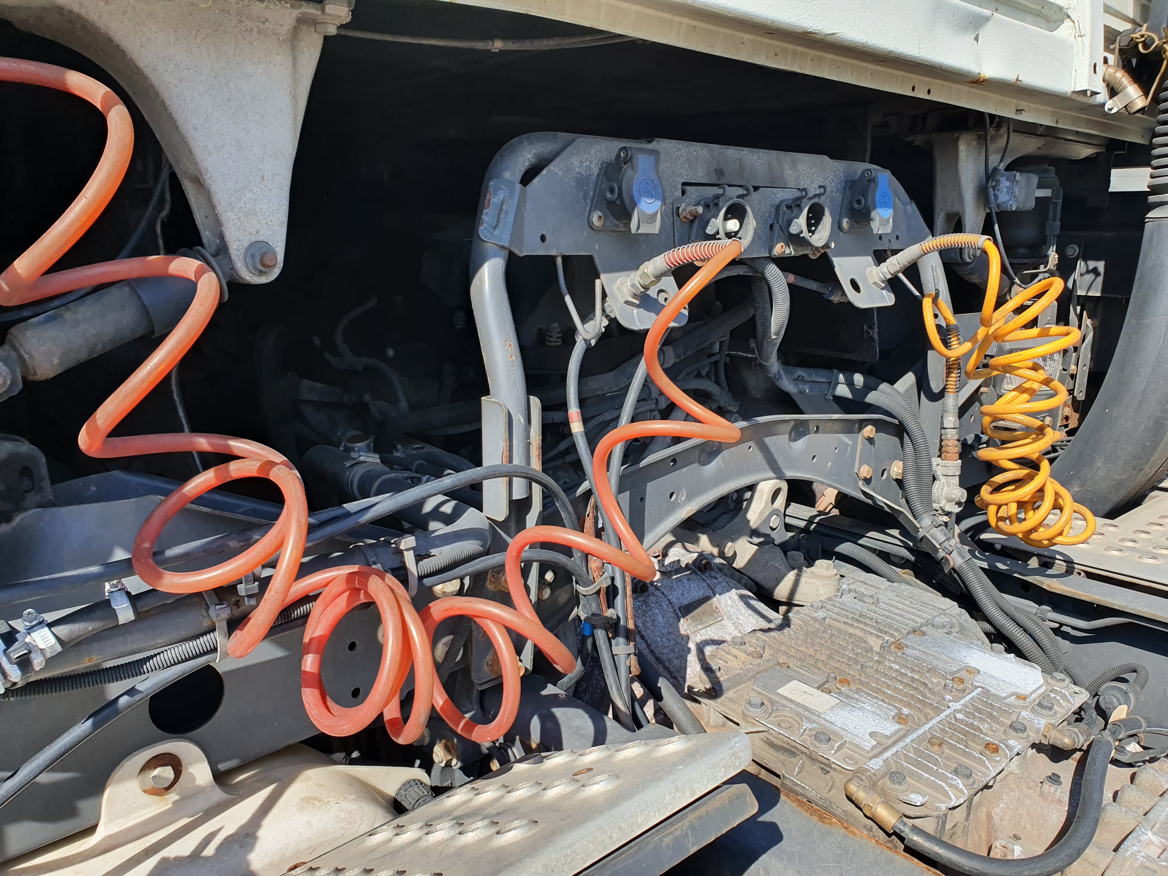 Renault Magnum 4x2 · Ano 2010 — imagem 11
