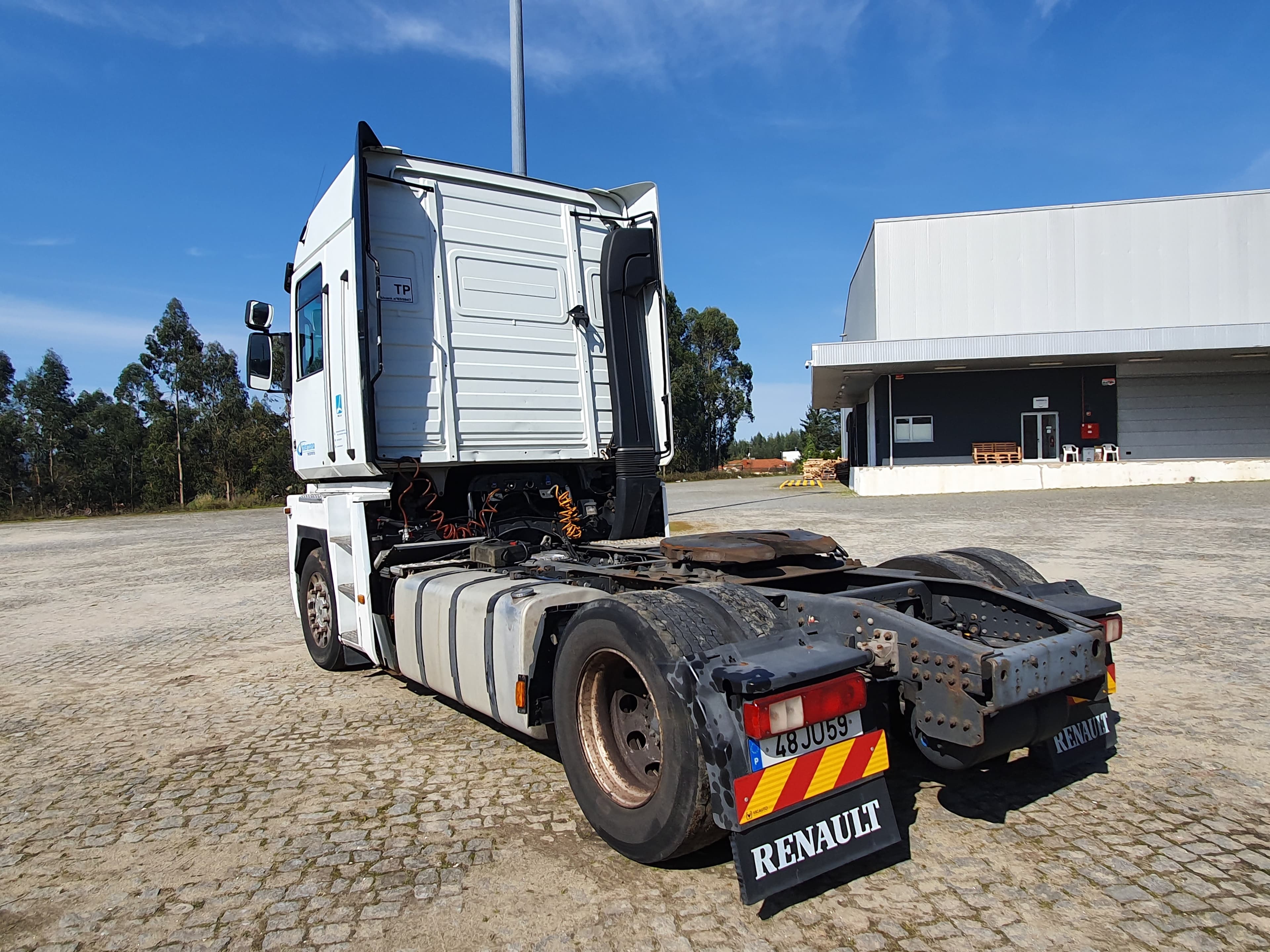 Renault Magnum 4x2 · Ano 2010 — imagem 9