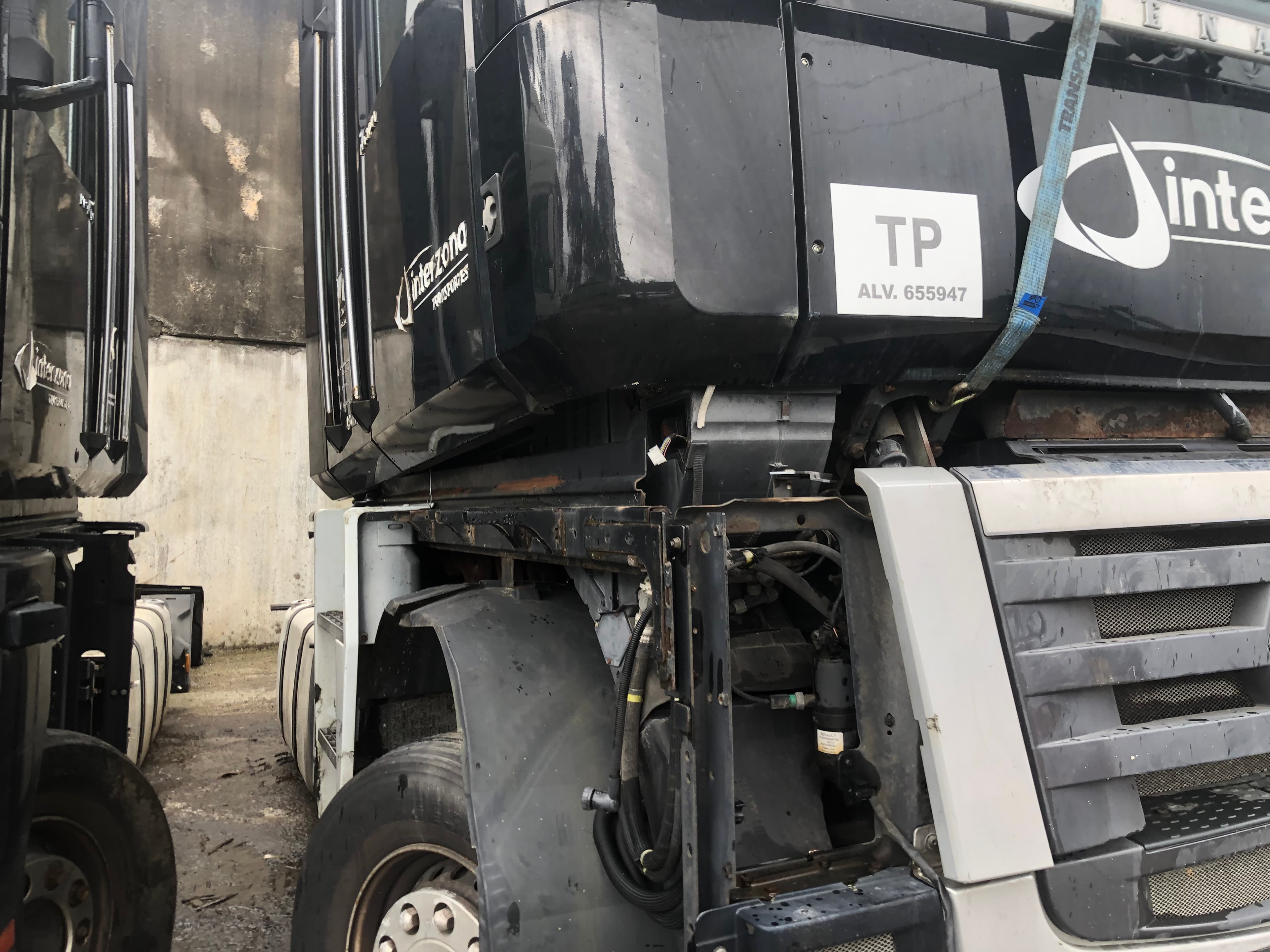 Renault Magnum 4x2 · Ano 2010 — imagem 9