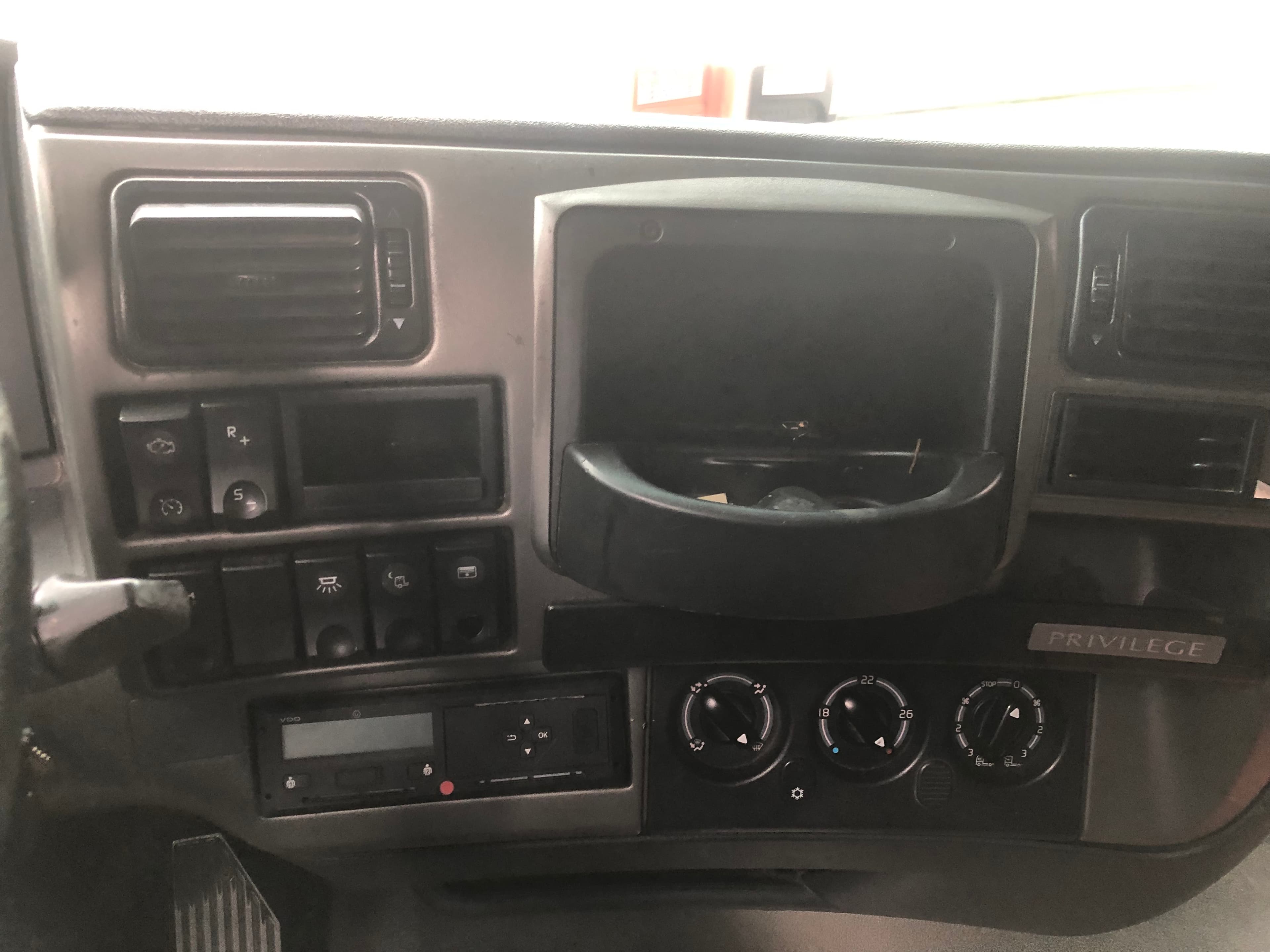 Renault Magnum 4x2 · Ano 2010 — imagen 21