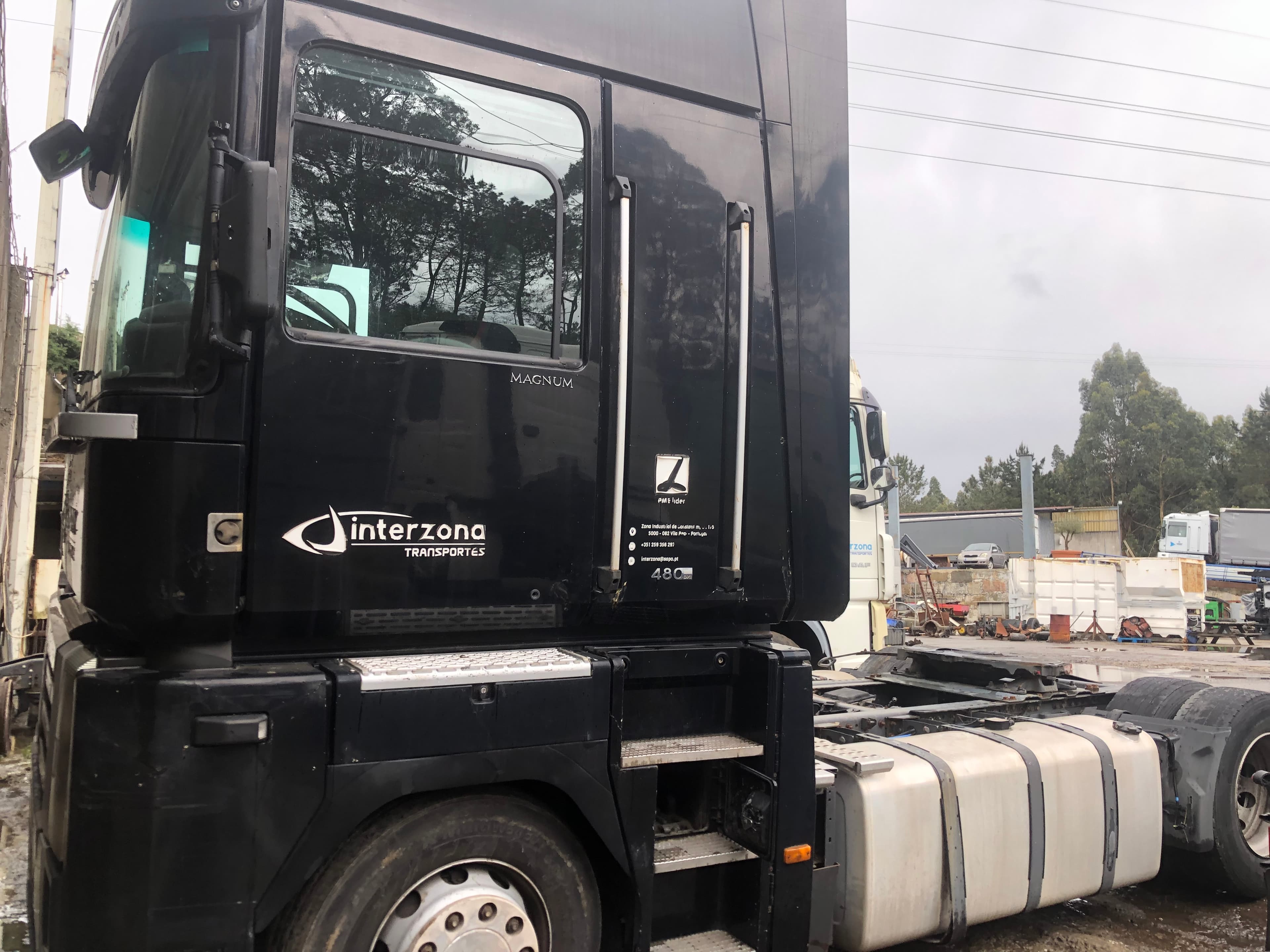 Renault Magnum 4x2 · Ano 2010 — imagen 4