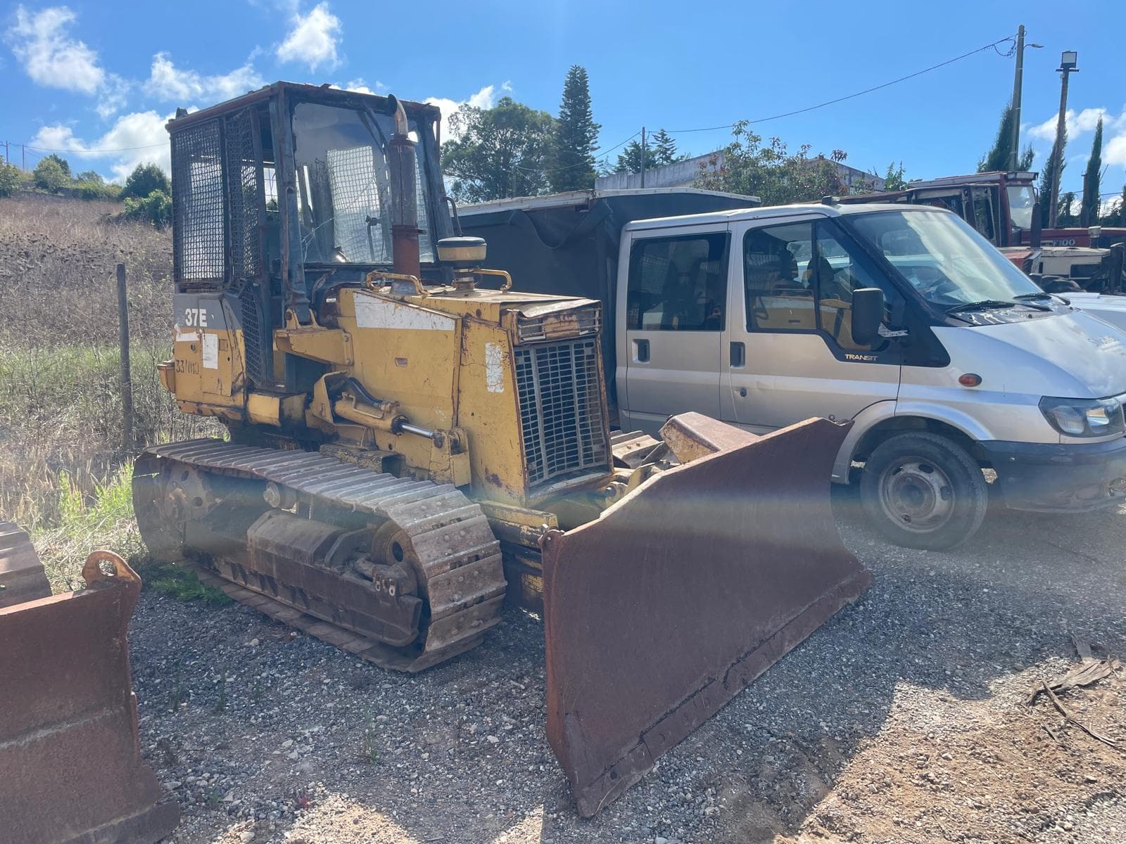 Bulldozer Komatsu D37E — imagen 2