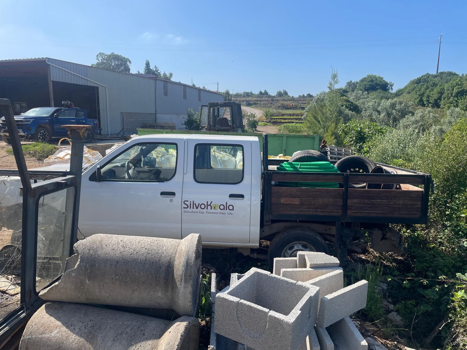 Nissan Pick up 2.5 DI · Ano 2005 — imagem 3
