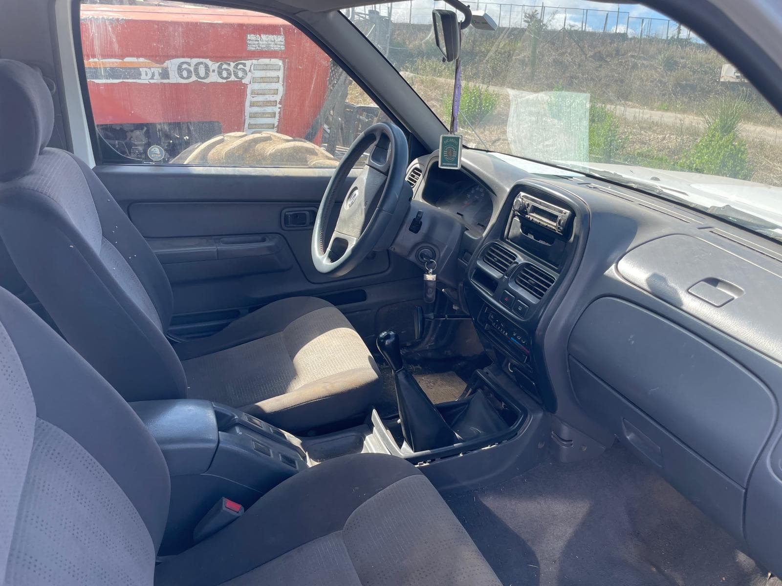 Nissan Pick up 2.5 DI · Ano 2005 — imagem 5