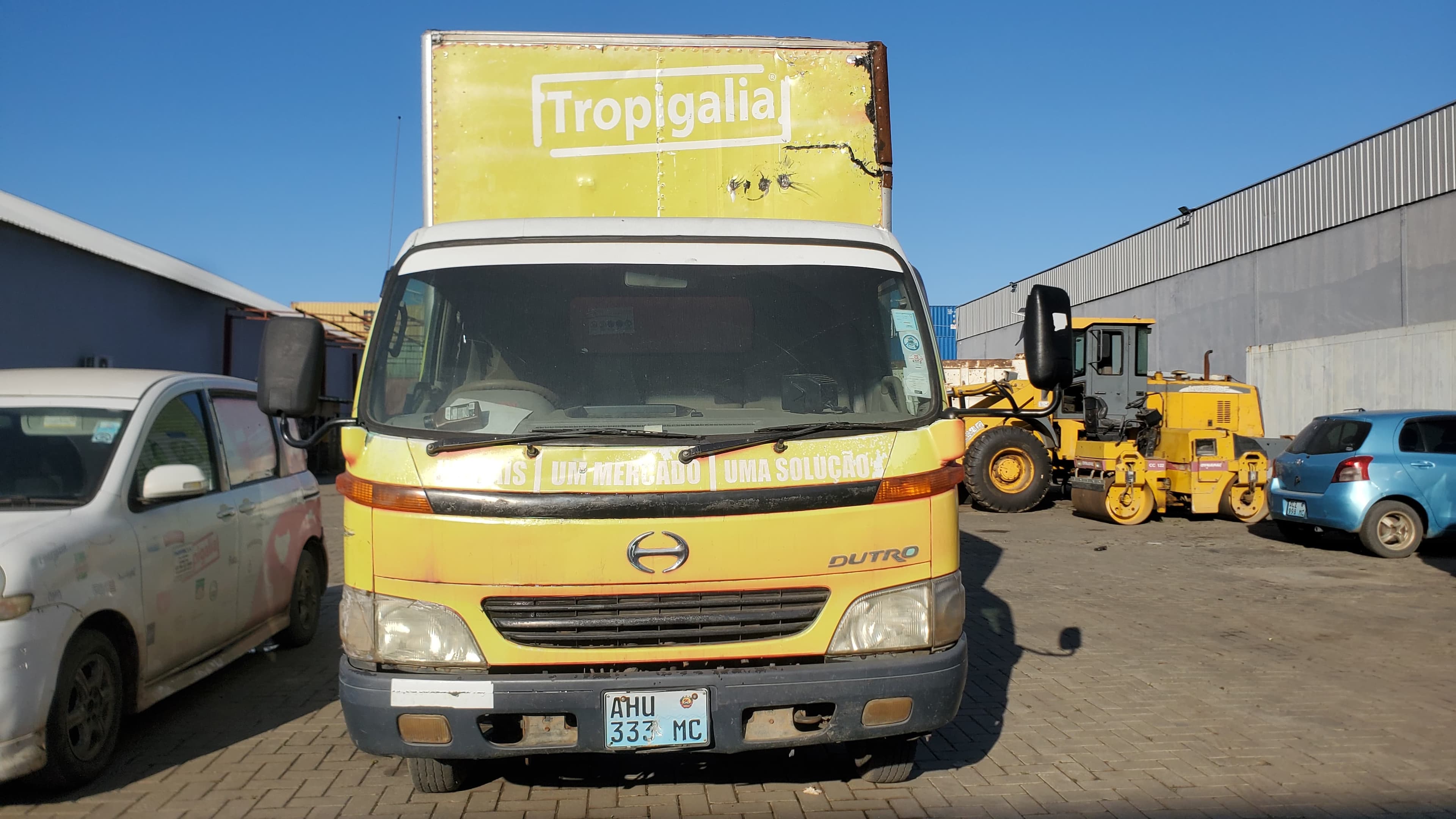 Hino Dutro — image 8