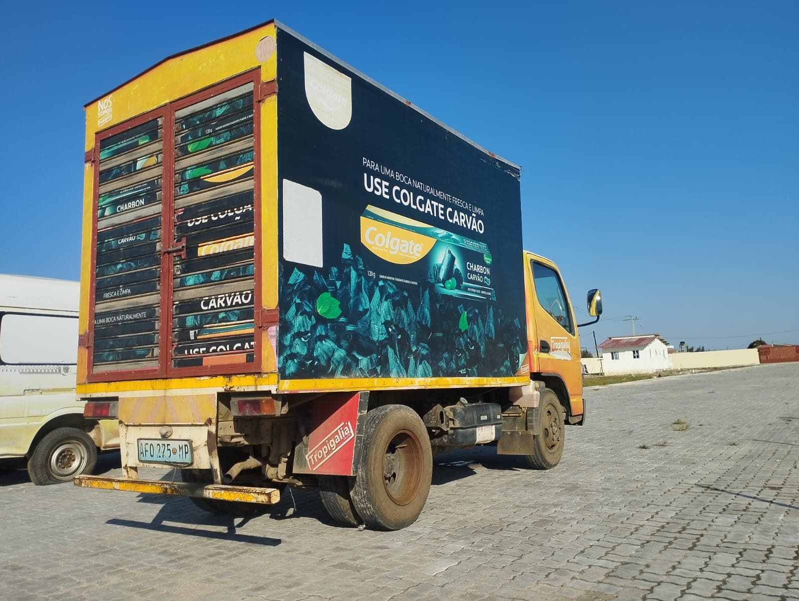 Viatura marca Mitsubishi Fuso — imagen 7