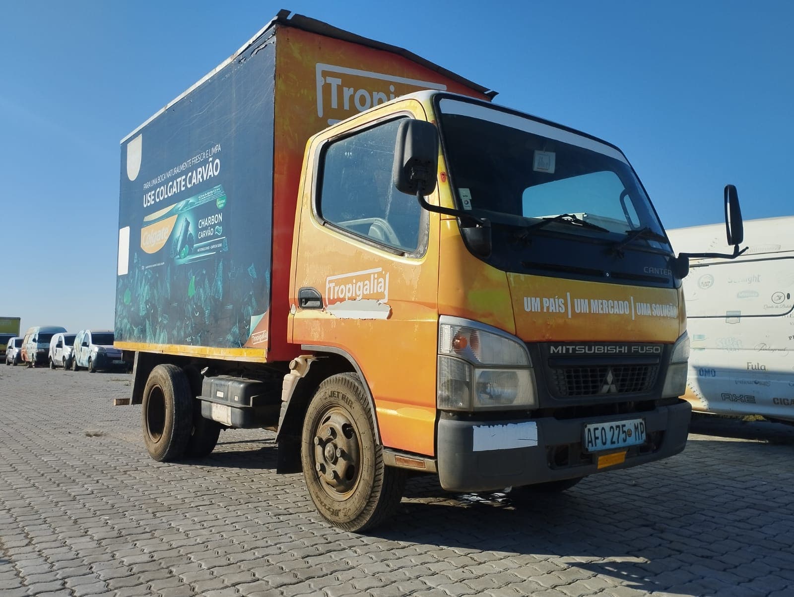 Viatura marca Mitsubishi Fuso — imagen 6