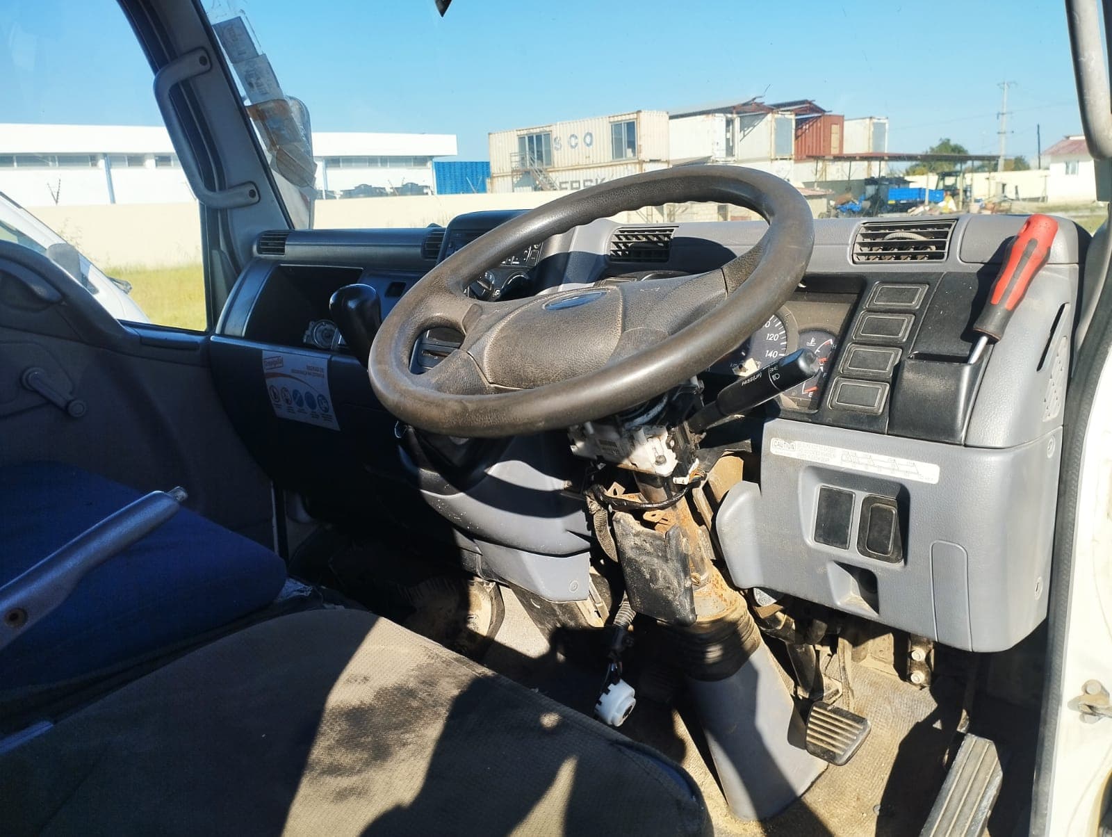 Viatura marca Mitsubishi Fuso — imagen 4