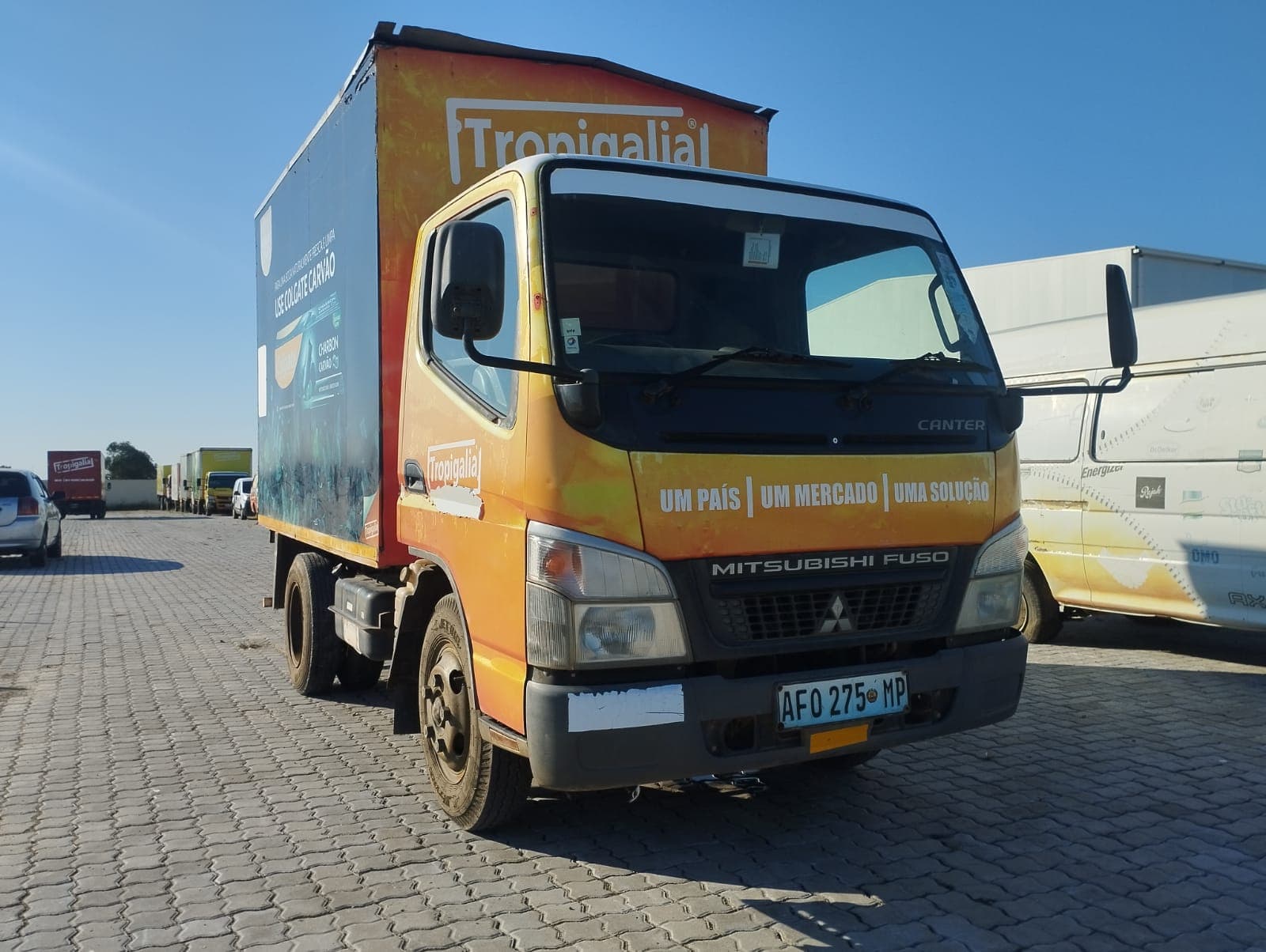 Viatura marca Mitsubishi Fuso — imagen 5