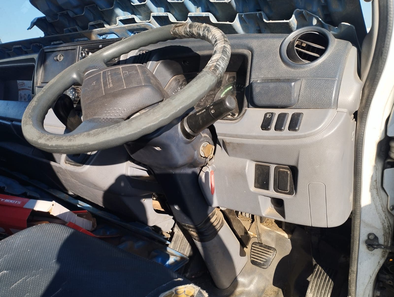 Viatura marca Mitsubishi Canter — imagen 9