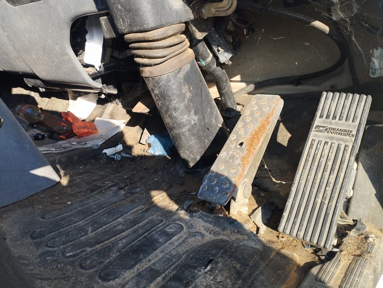 Viatura marca Mitsubishi Fuso — imagen 6