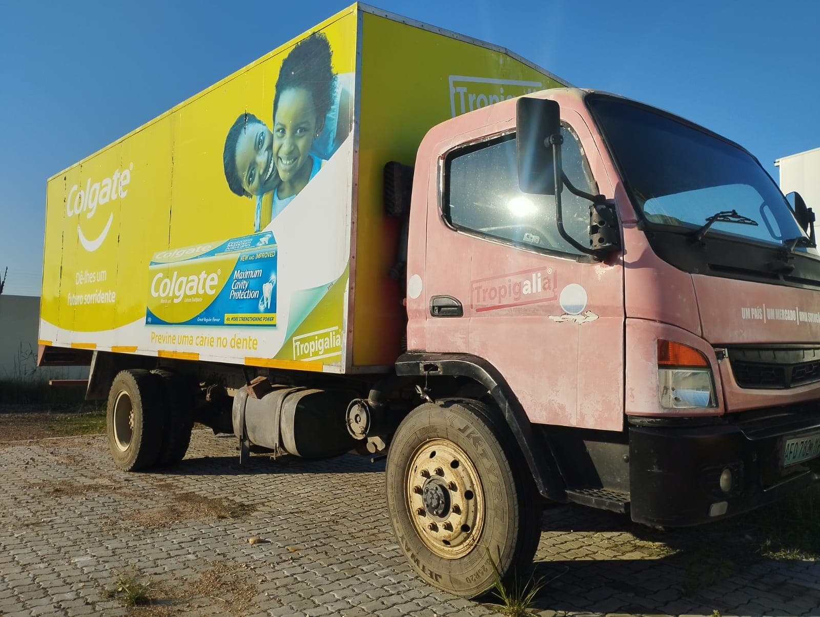 Viatura marca Mitsubishi Fuso