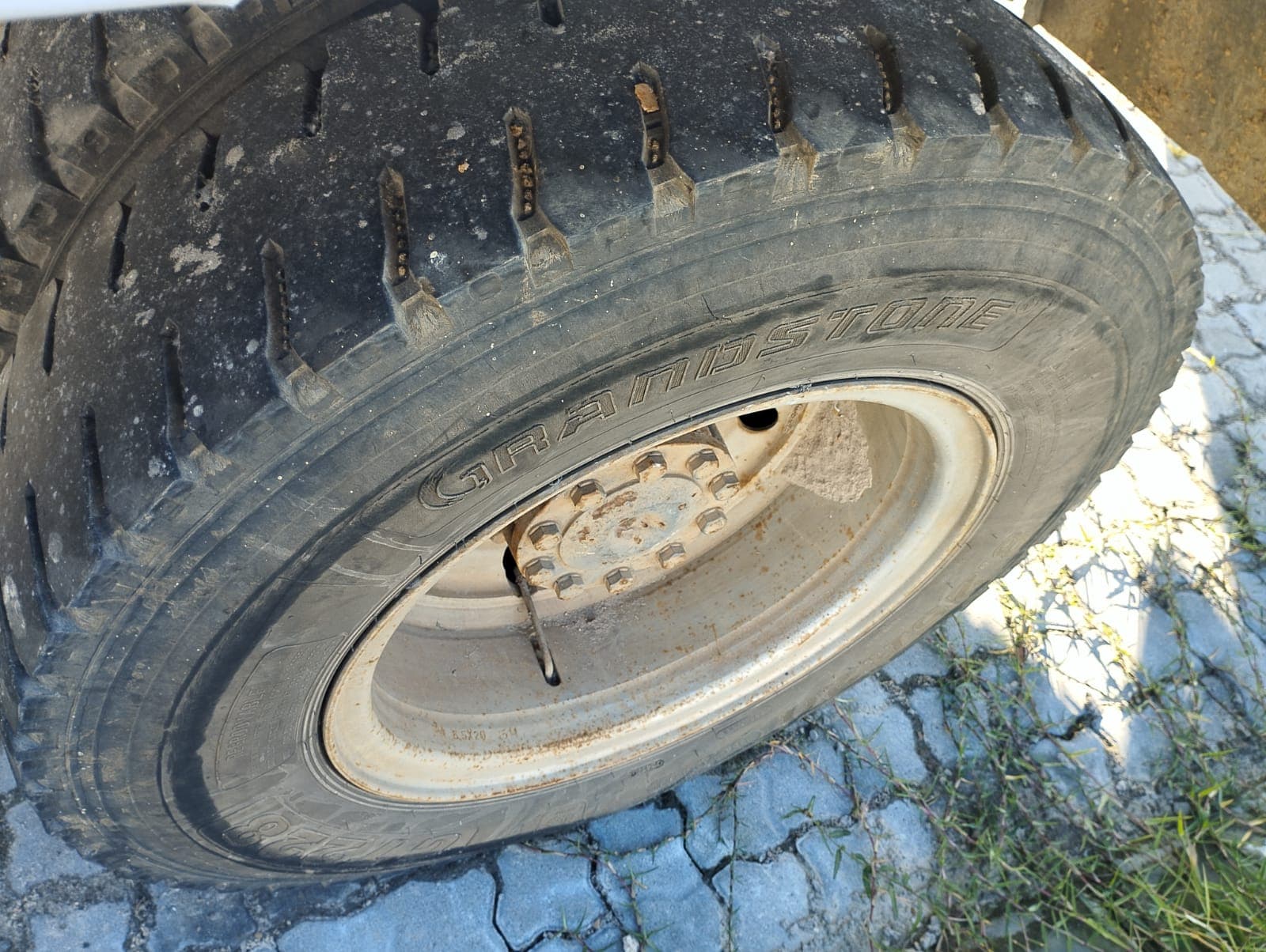 Viatura marca Mitsubishi Fuso — imagen 4