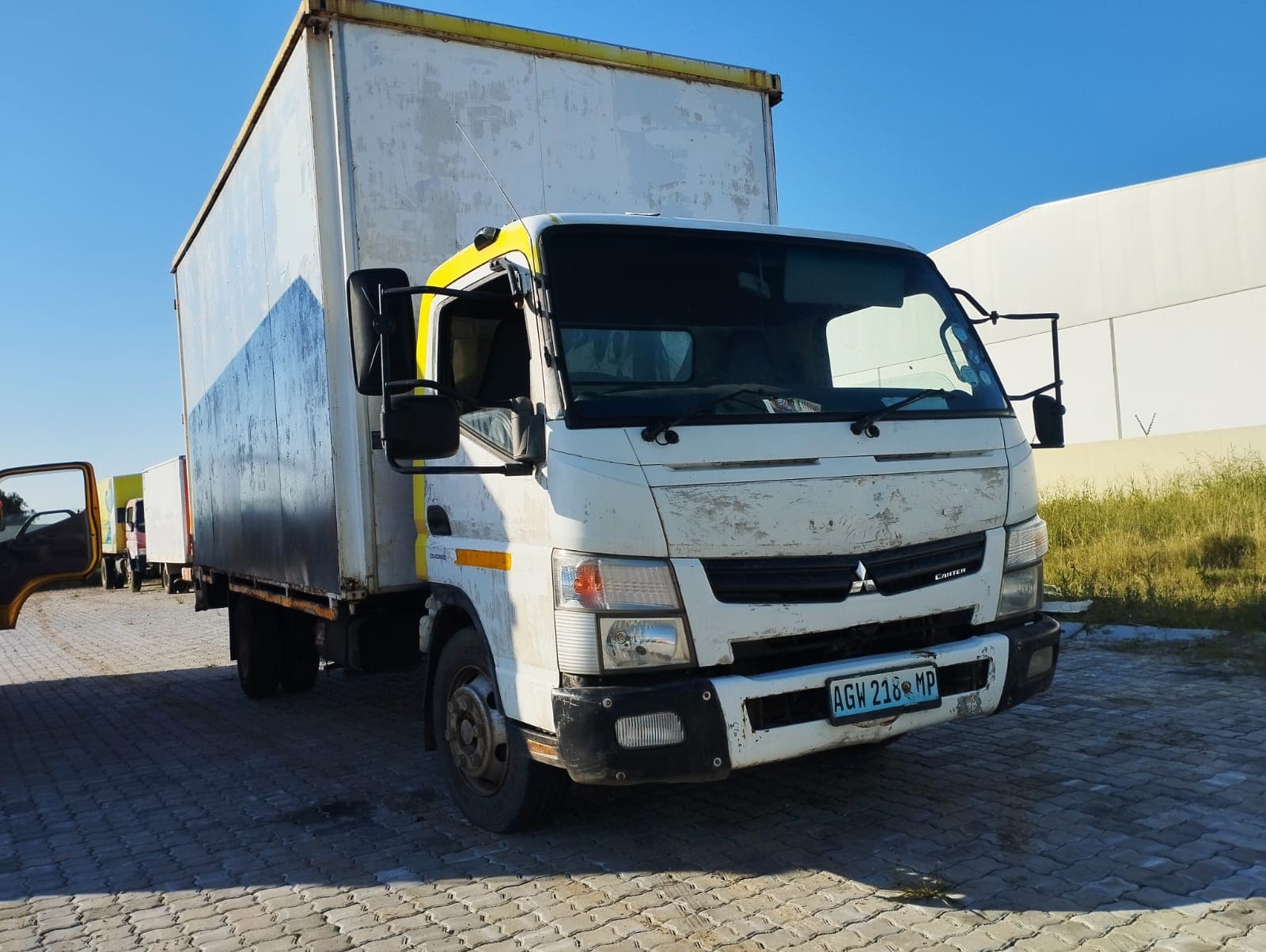 Viatura marca Mitsubishi Fuso — imagen 9