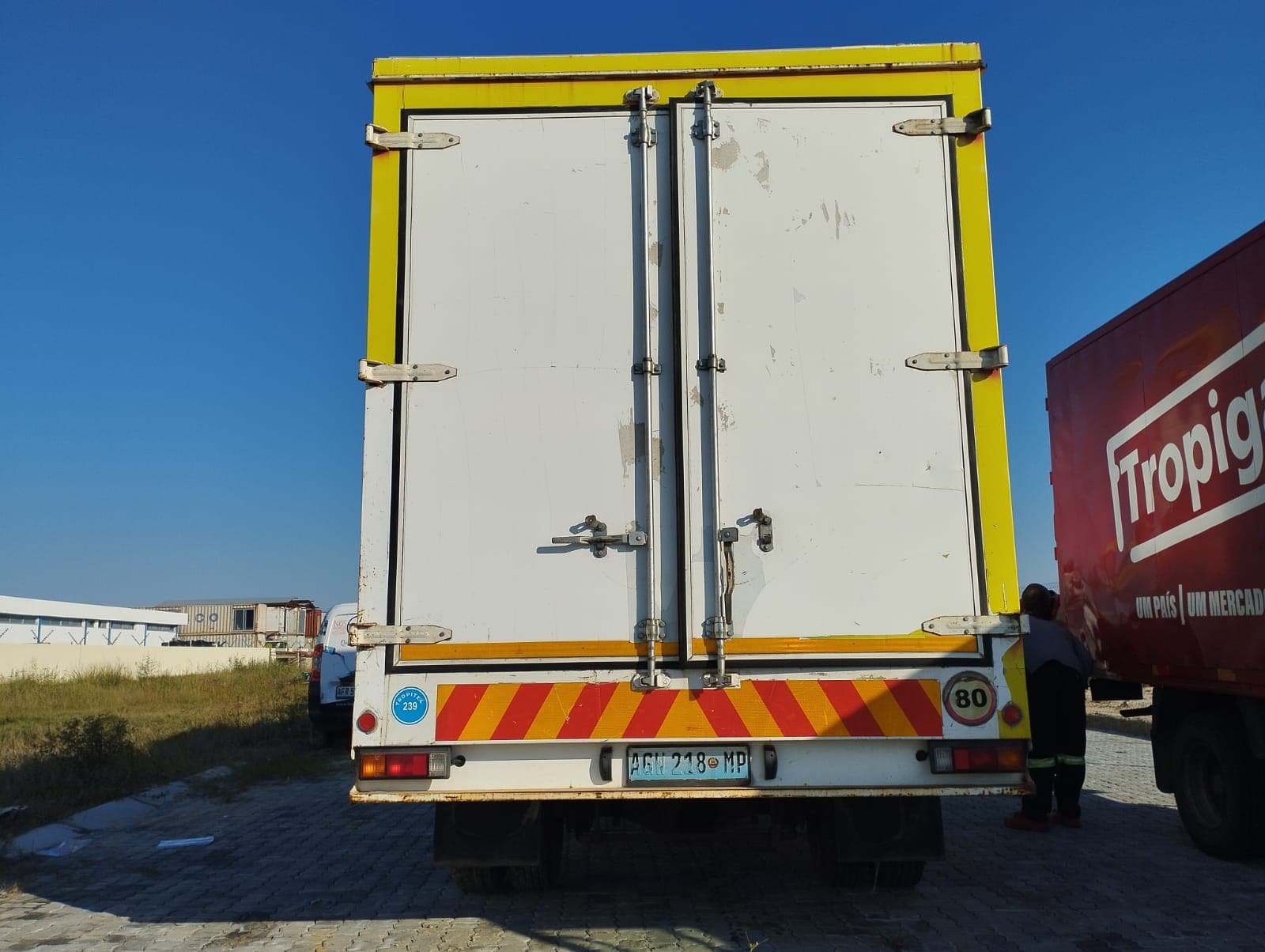 Viatura marca Mitsubishi Fuso — imagen 6