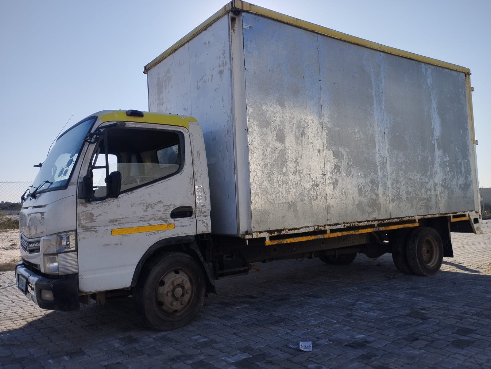 Viatura marca Mitsubishi Fuso — imagen 7