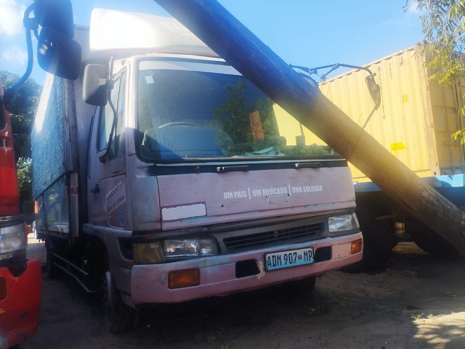 Viatura marca Toyota Hino Rager — imagen 9