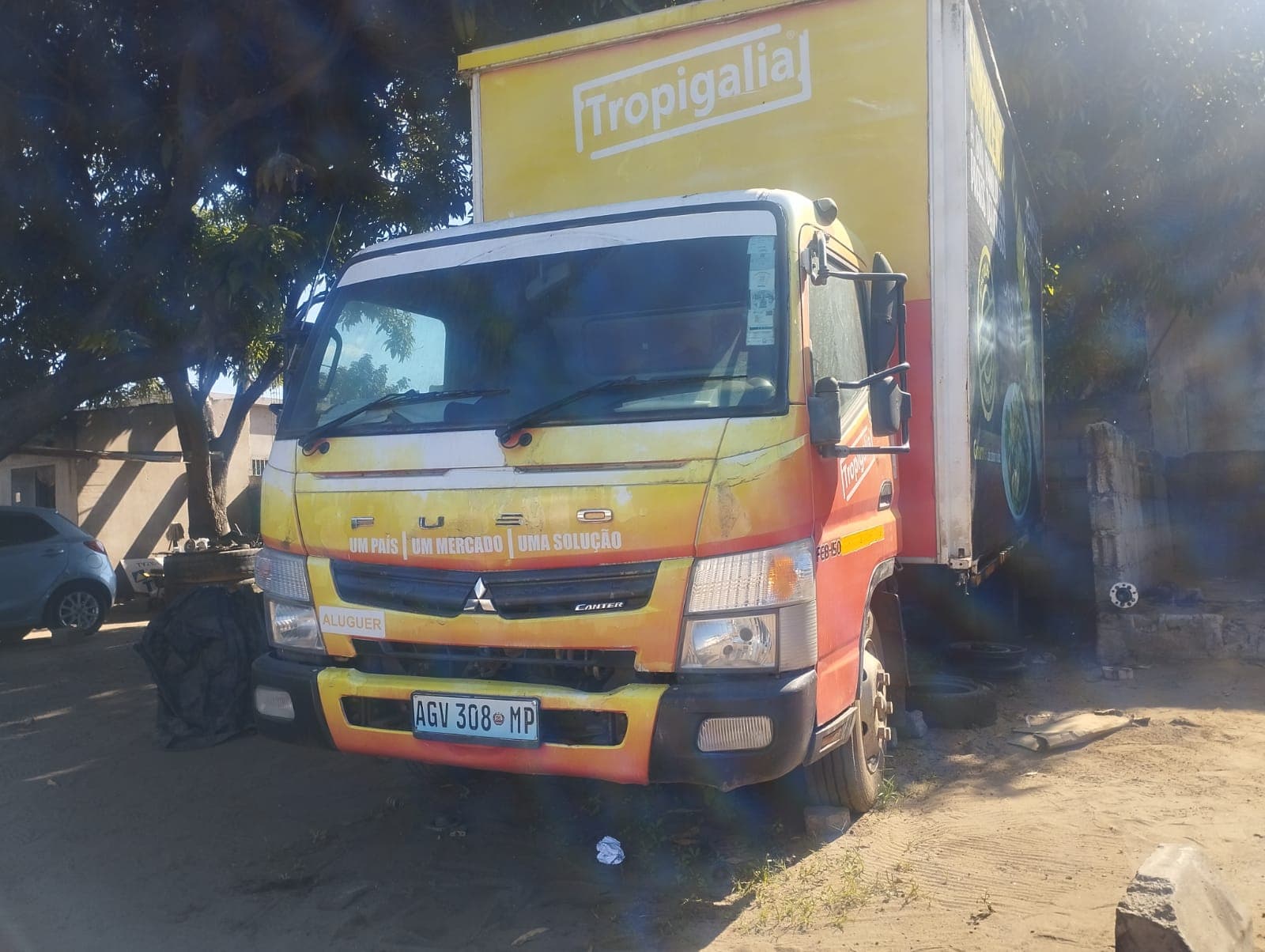 Viatura marca Mitsubishi Fuso — imagen 9