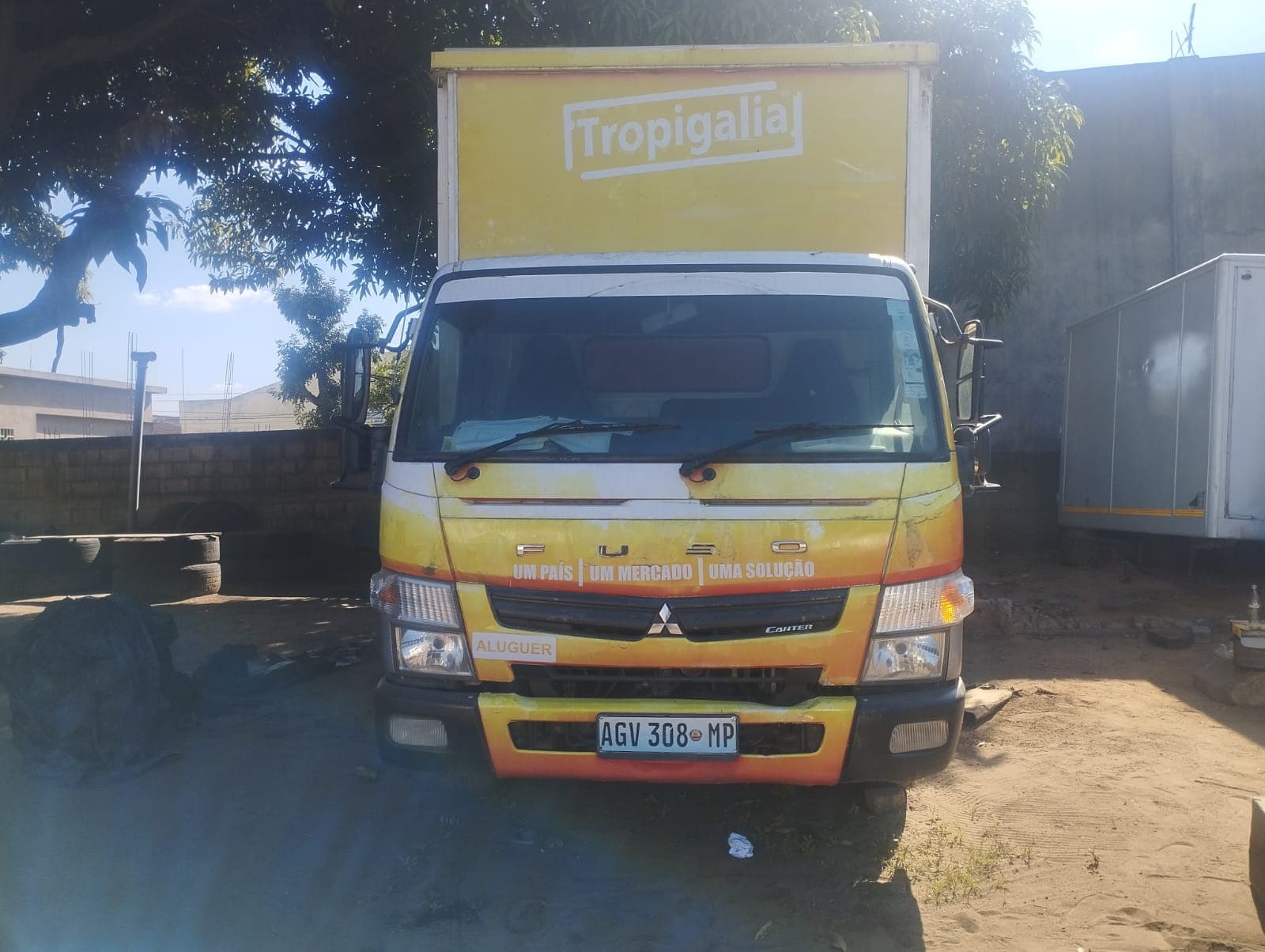 Viatura marca Mitsubishi Fuso — imagen 8