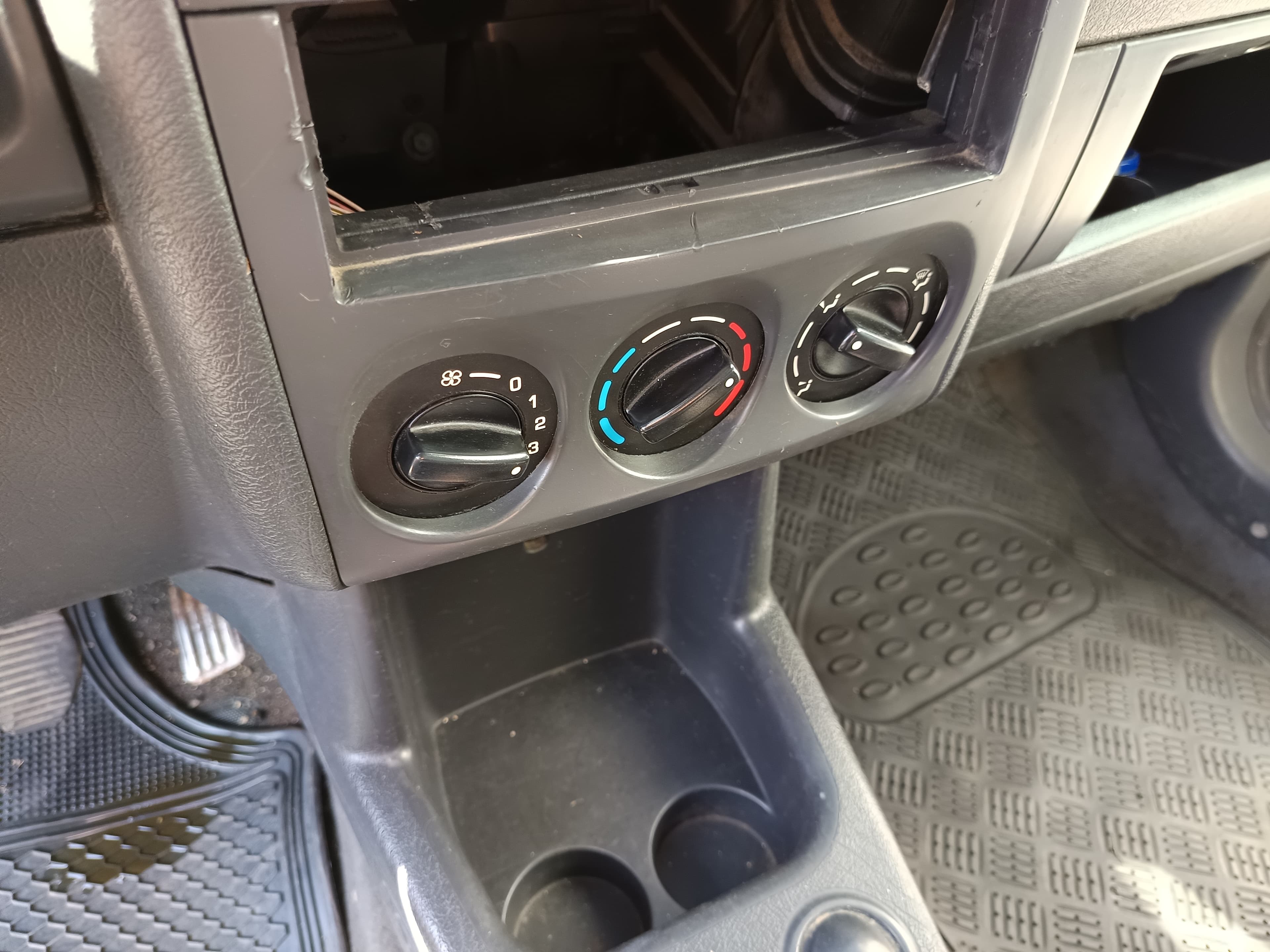 Citroën Berlingo · Ano 2004 — image 24