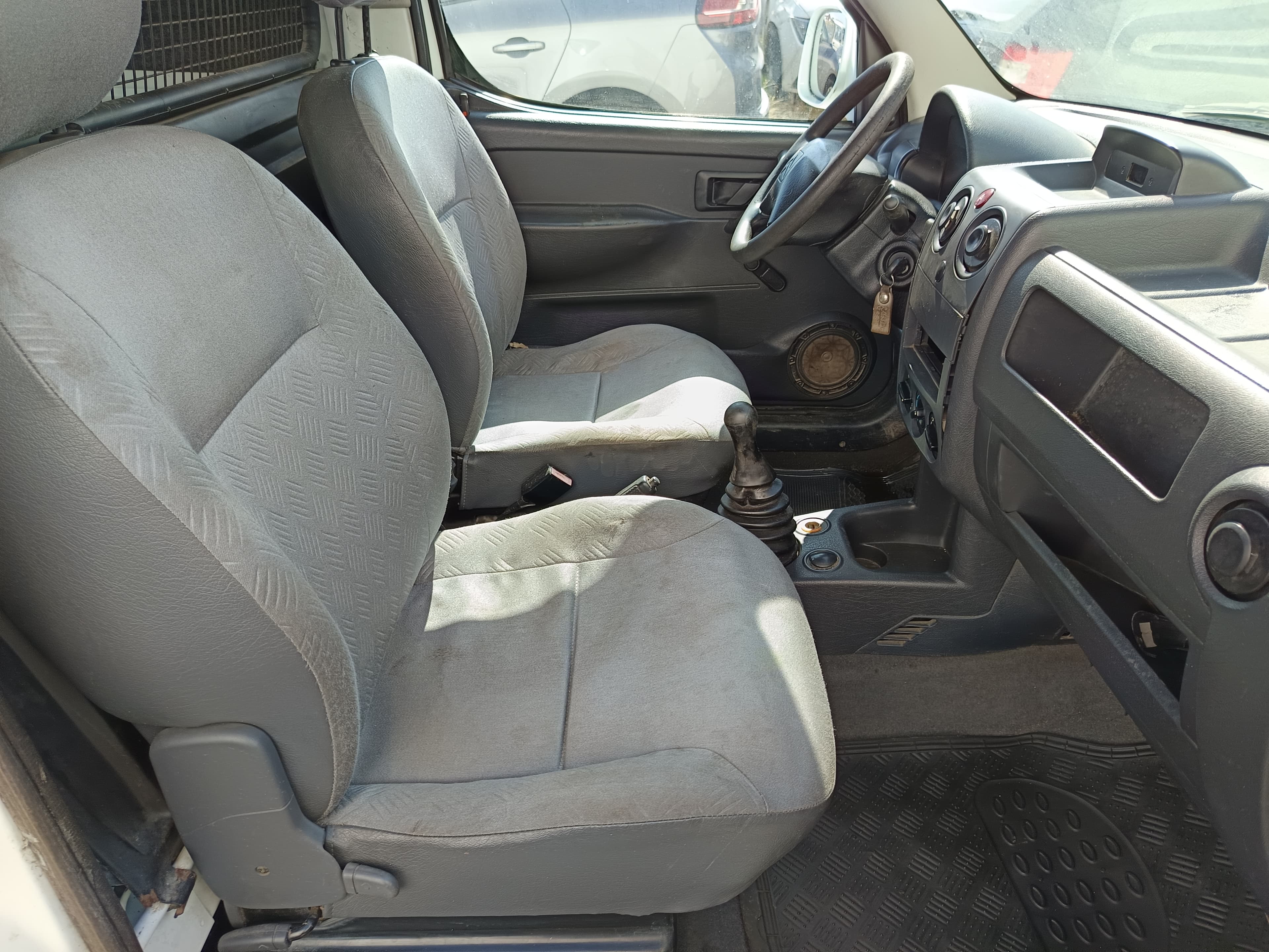 Citroën Berlingo · Ano 2004 — image 19