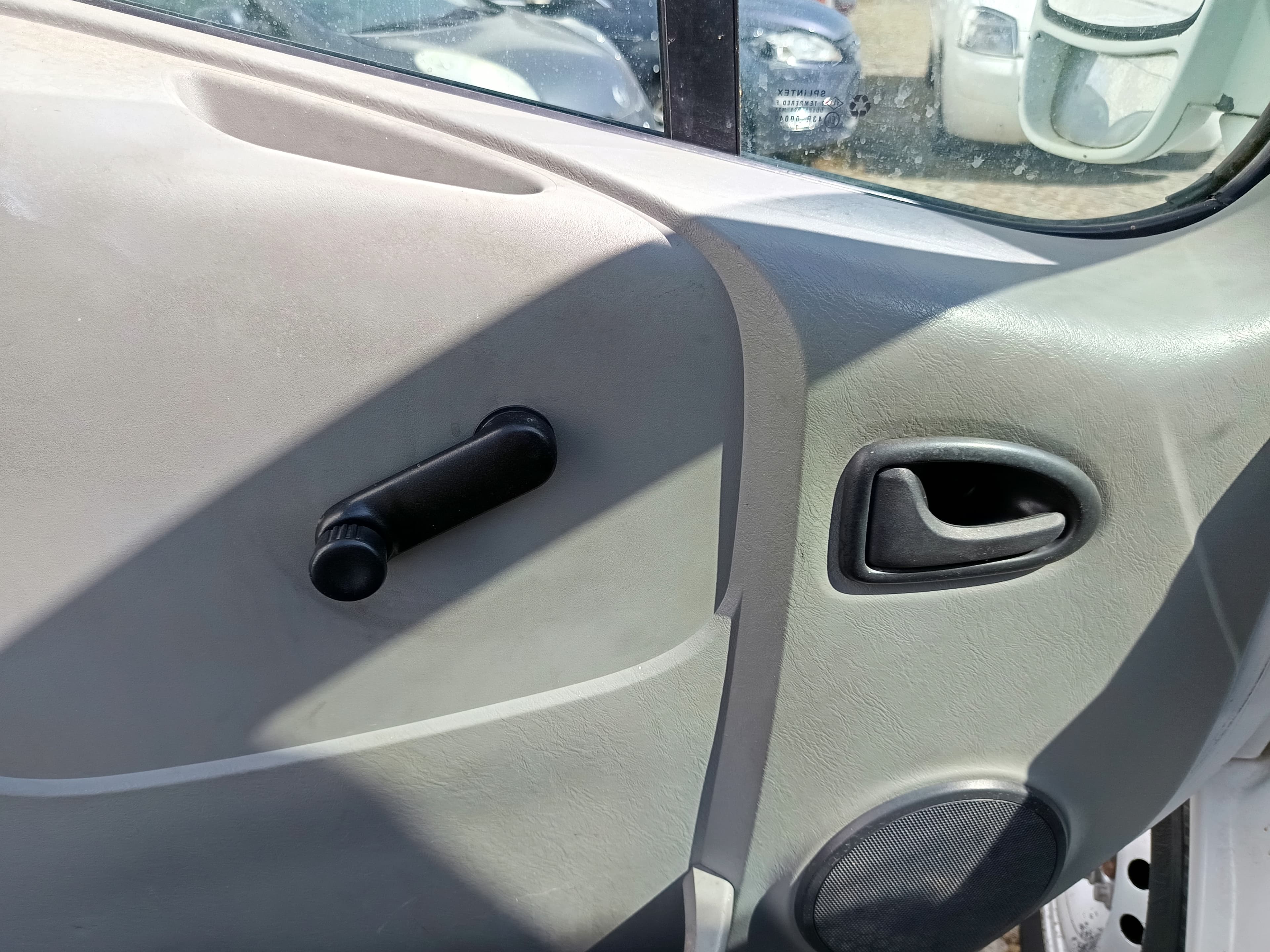 Renault Trafic · Ano 2007 — imagen 24