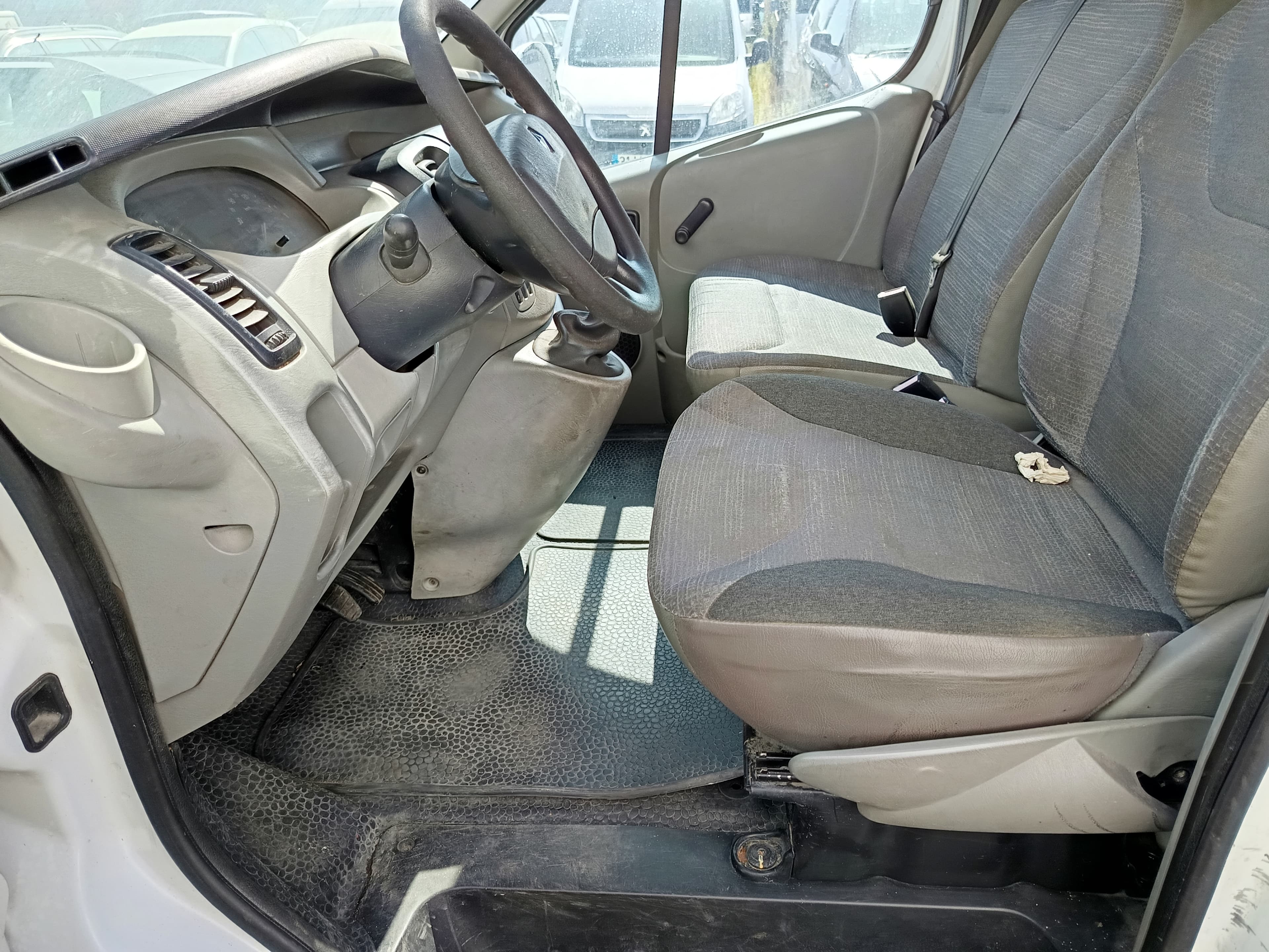 Renault Trafic · Ano 2007 — imagen 21