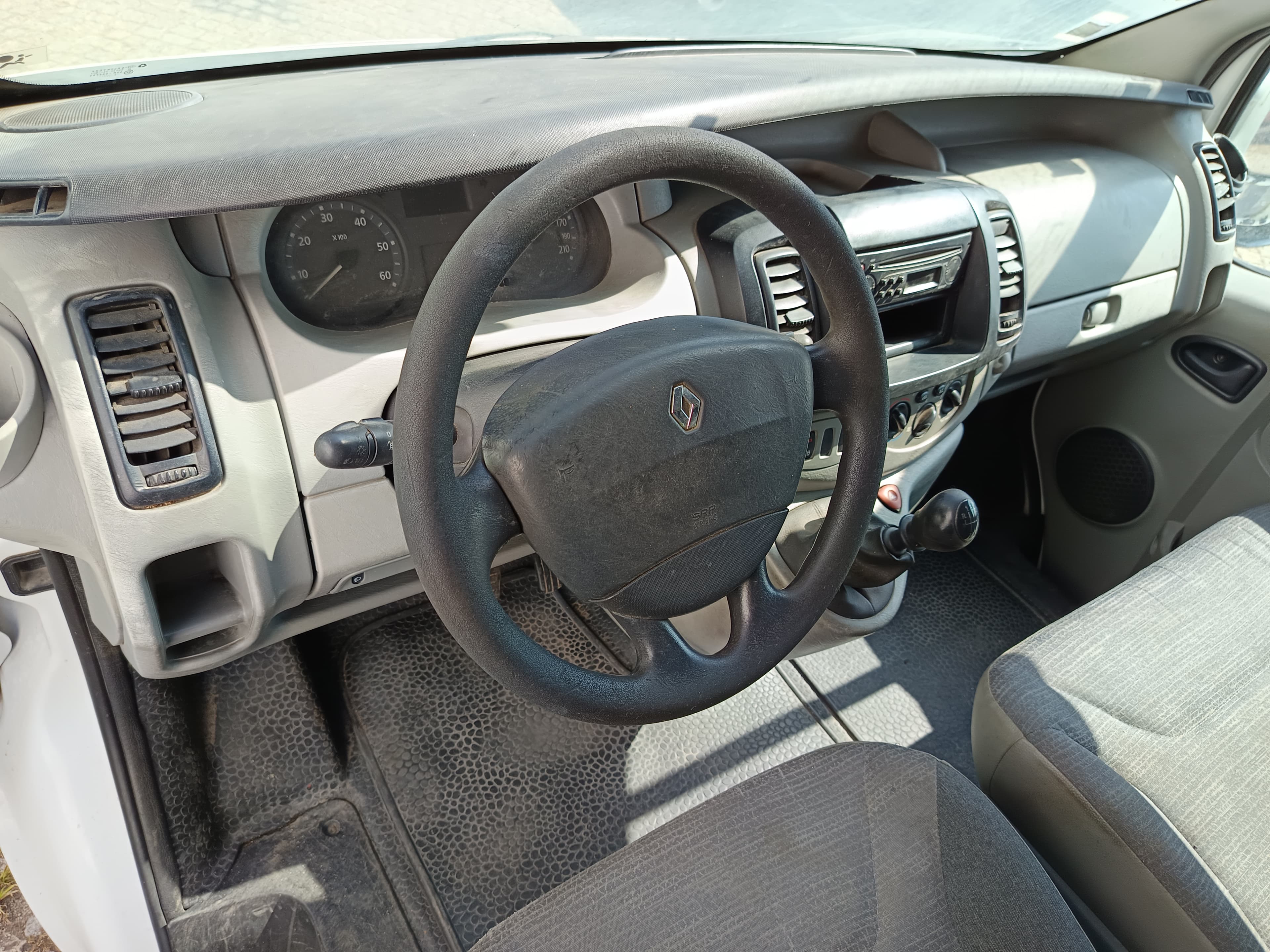 Renault Trafic · Ano 2007 — imagen 22