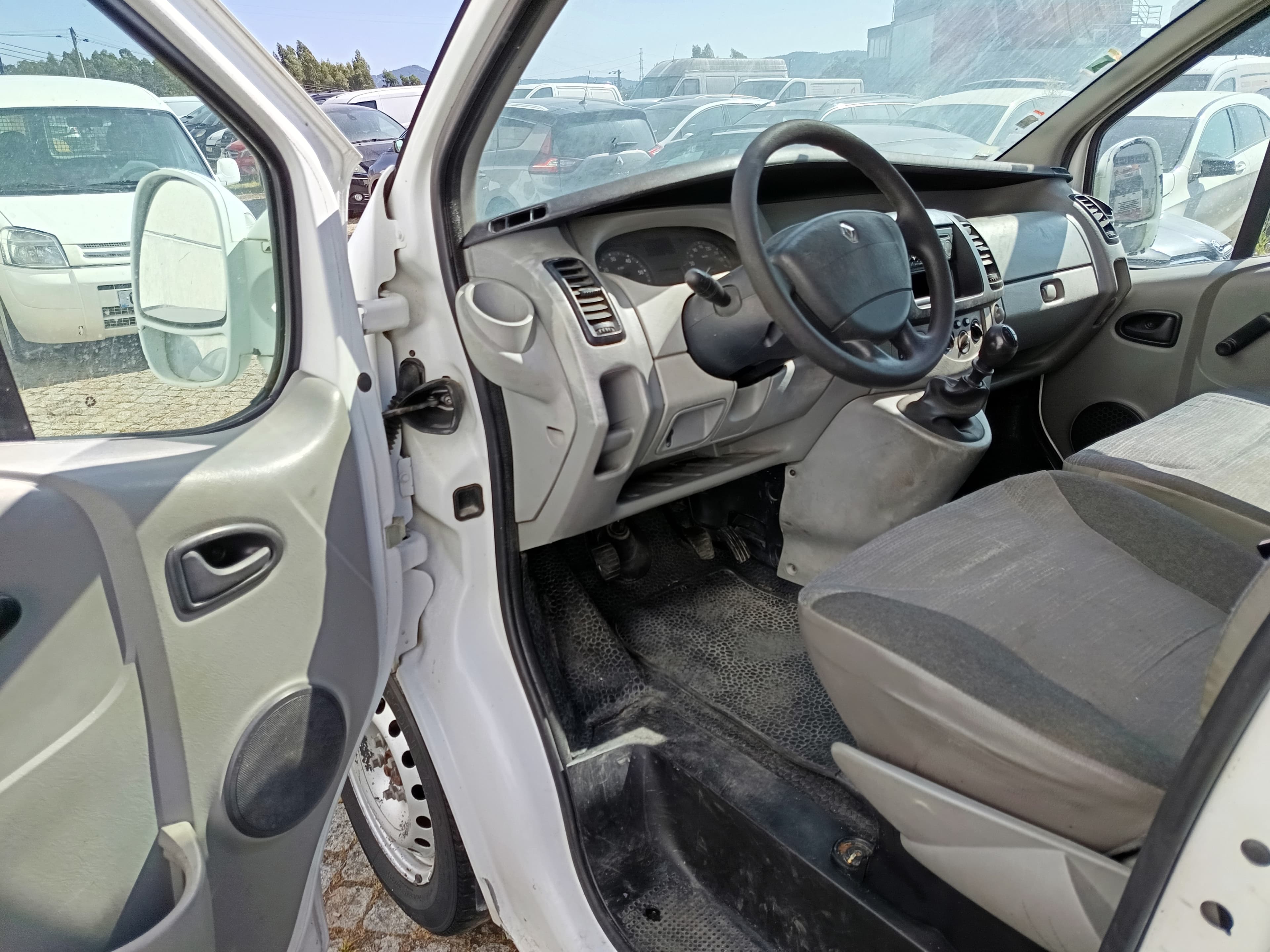 Renault Trafic · Ano 2007 — imagen 23