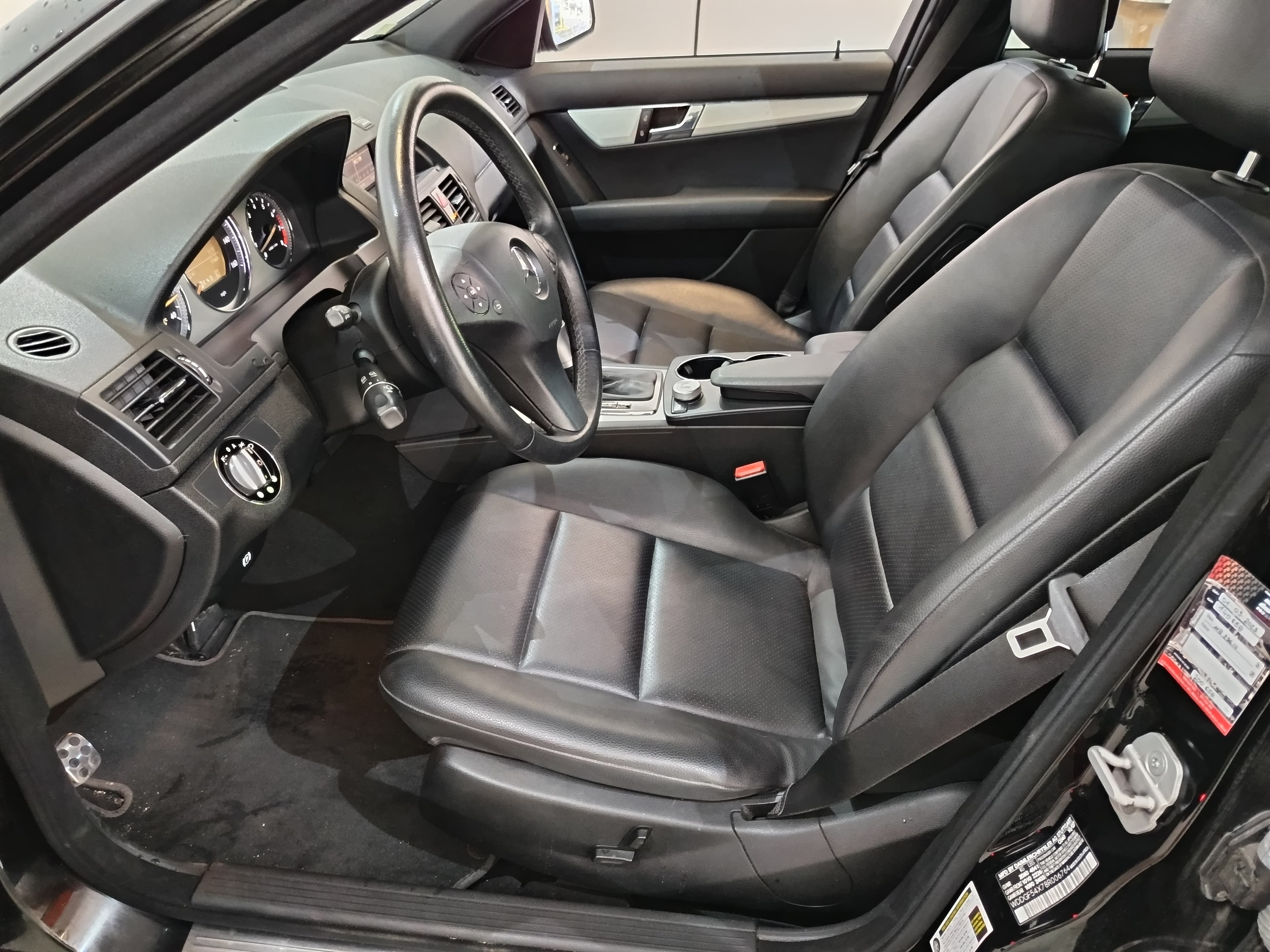 Mercedes-Benz C300 · Ano 2008 — imagem 29