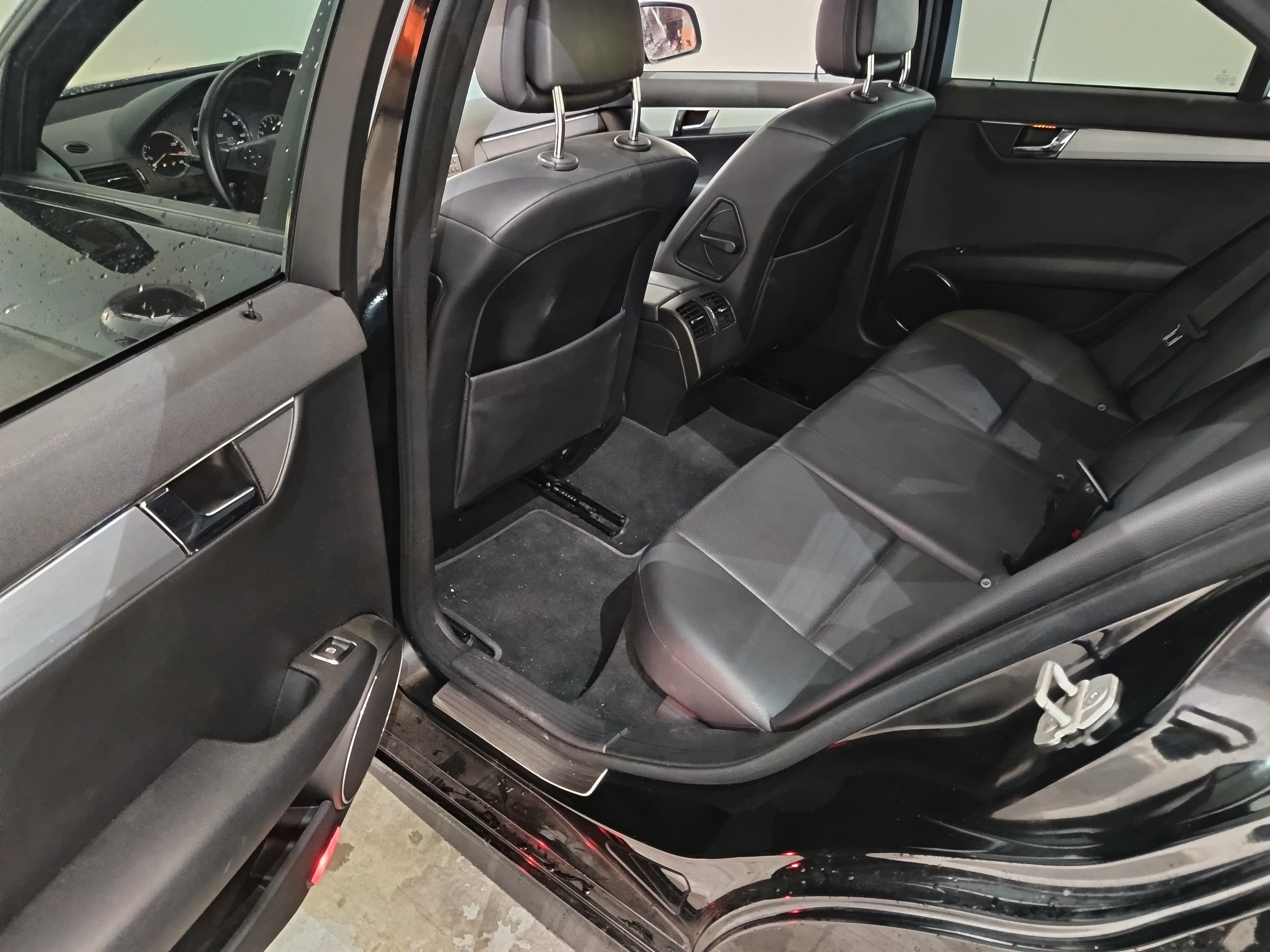 Mercedes-Benz C300 · Ano 2008 — imagem 24