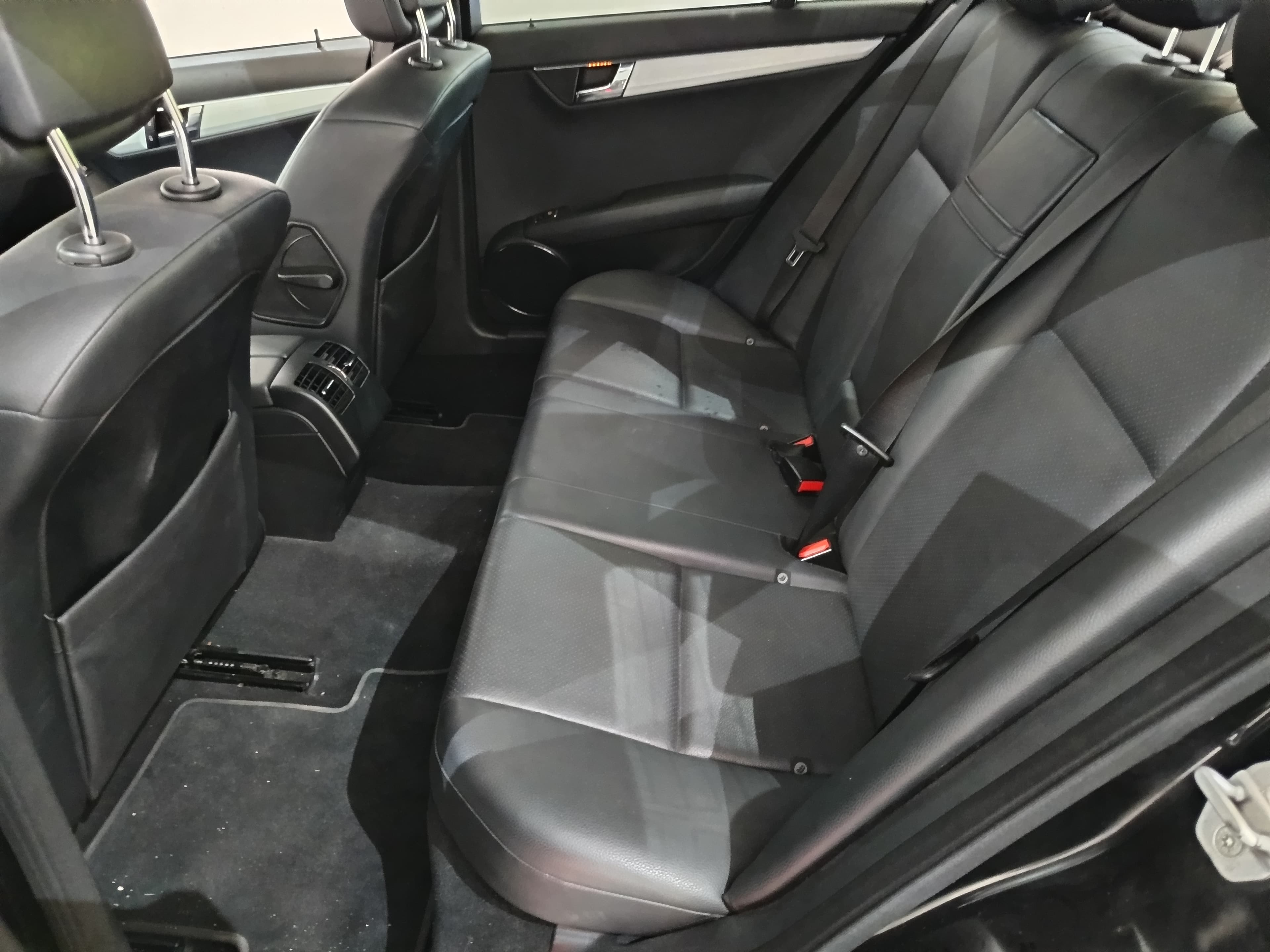 Mercedes-Benz C300 · Ano 2008 — imagem 26