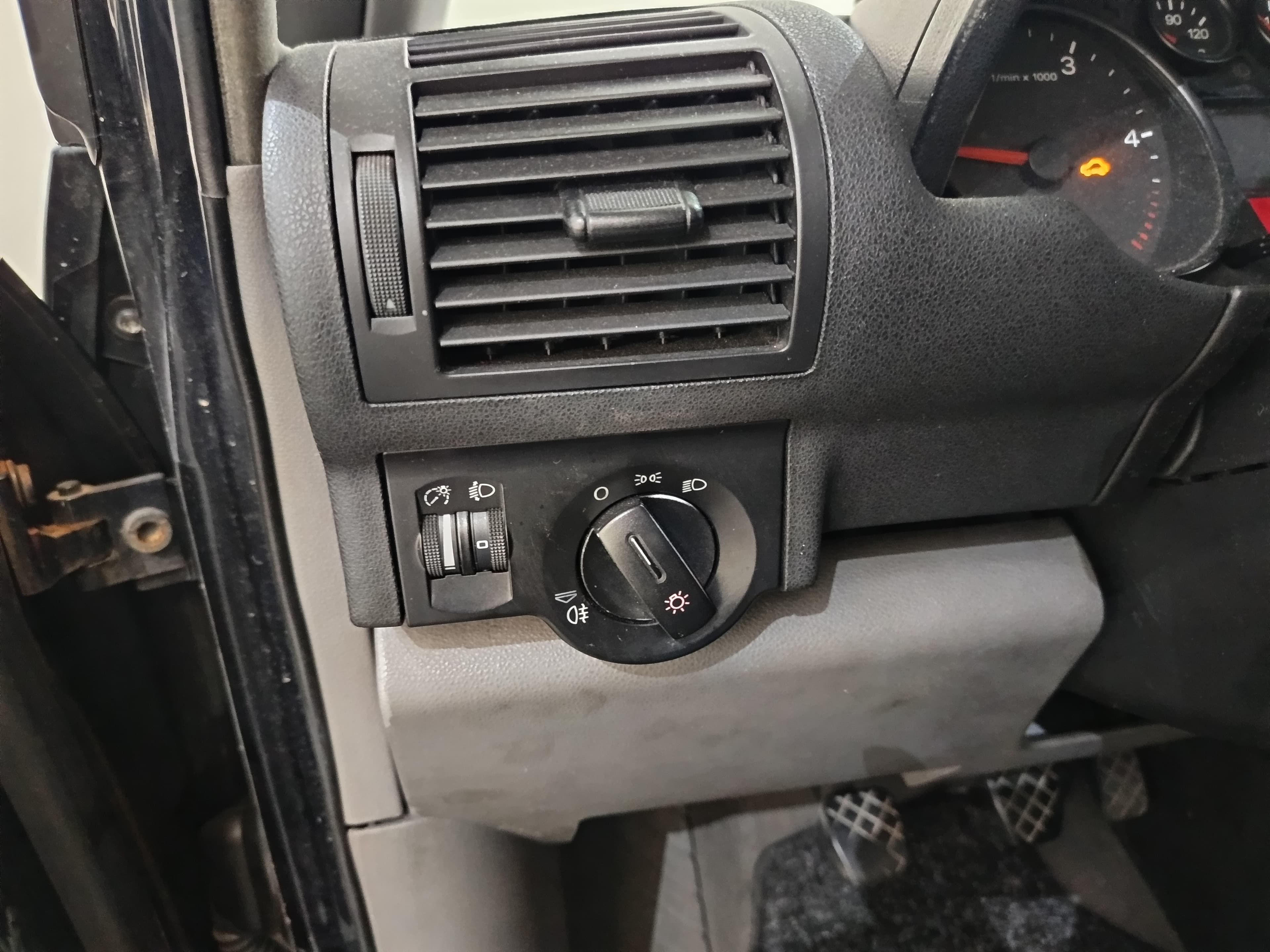 Audi A2 · Ano 2001 — image 33