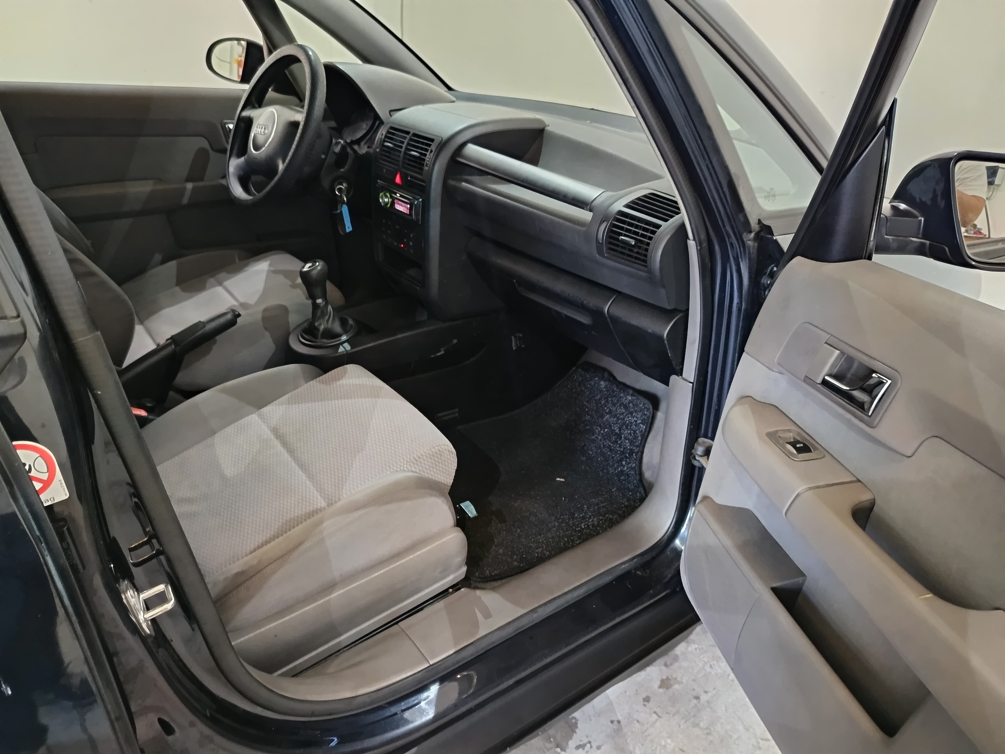 Audi A2 · Ano 2001 — image 17