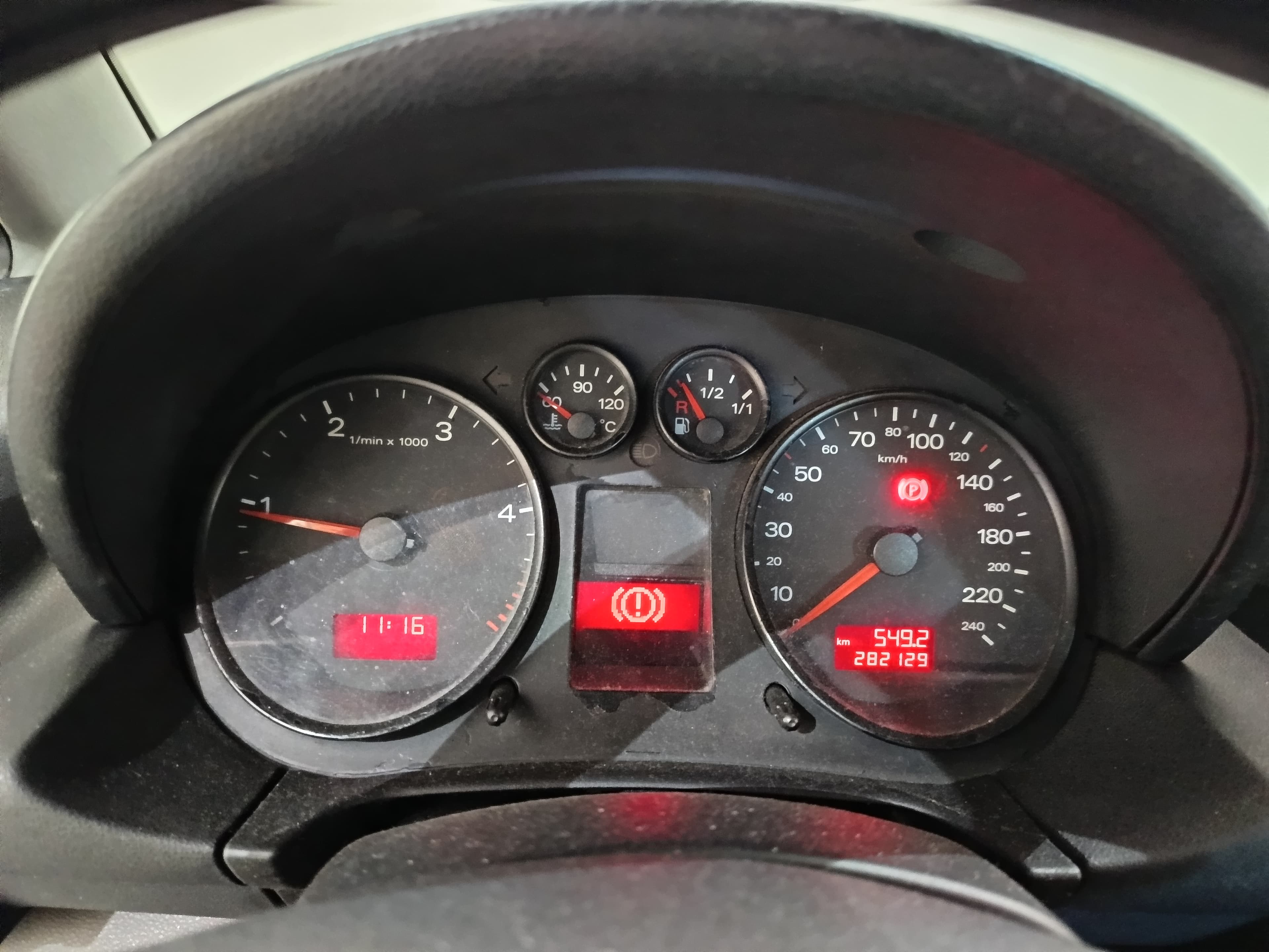 Audi A2 · Ano 2001 — image 30