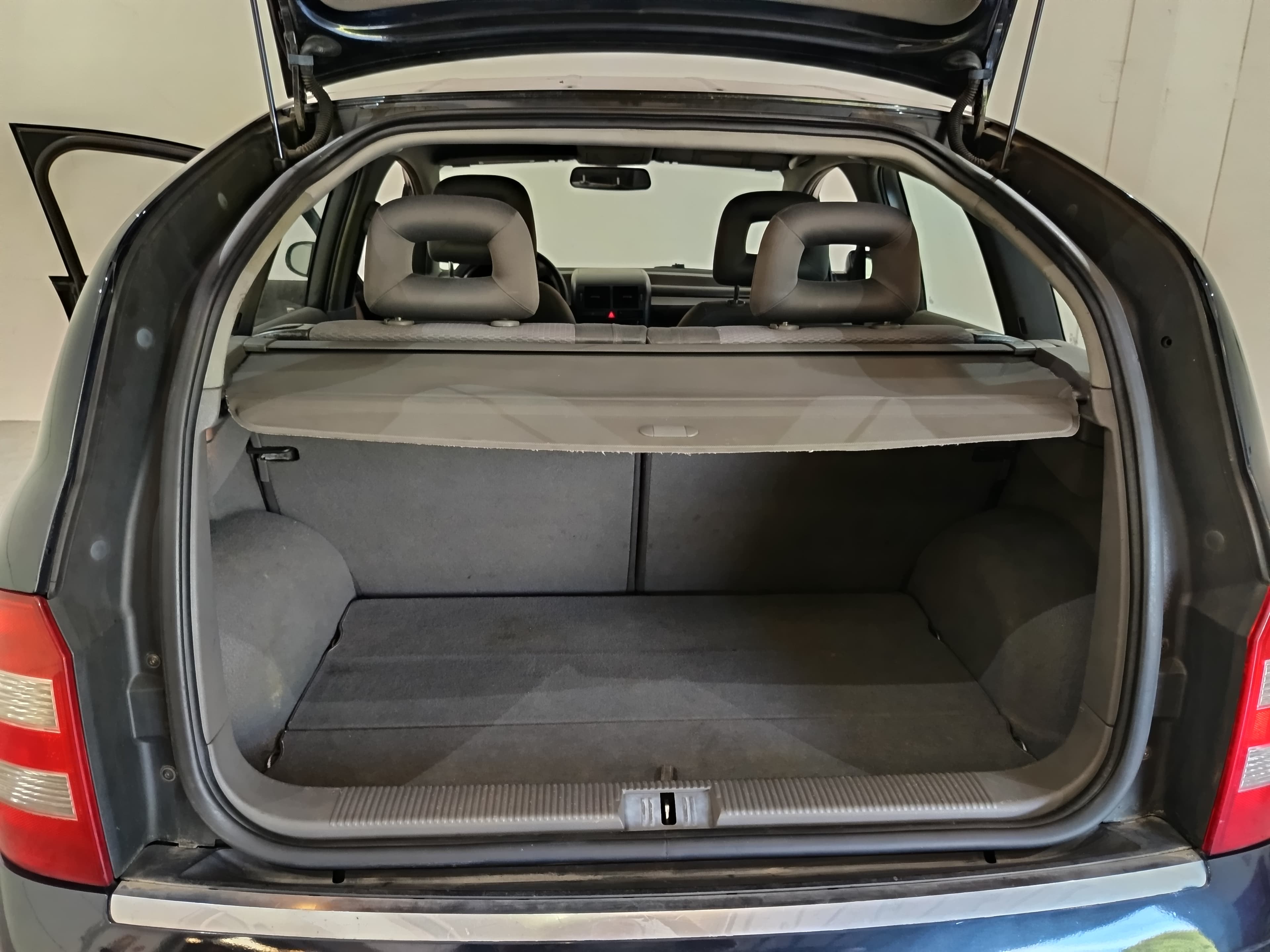 Audi A2 · Ano 2001 — image 7
