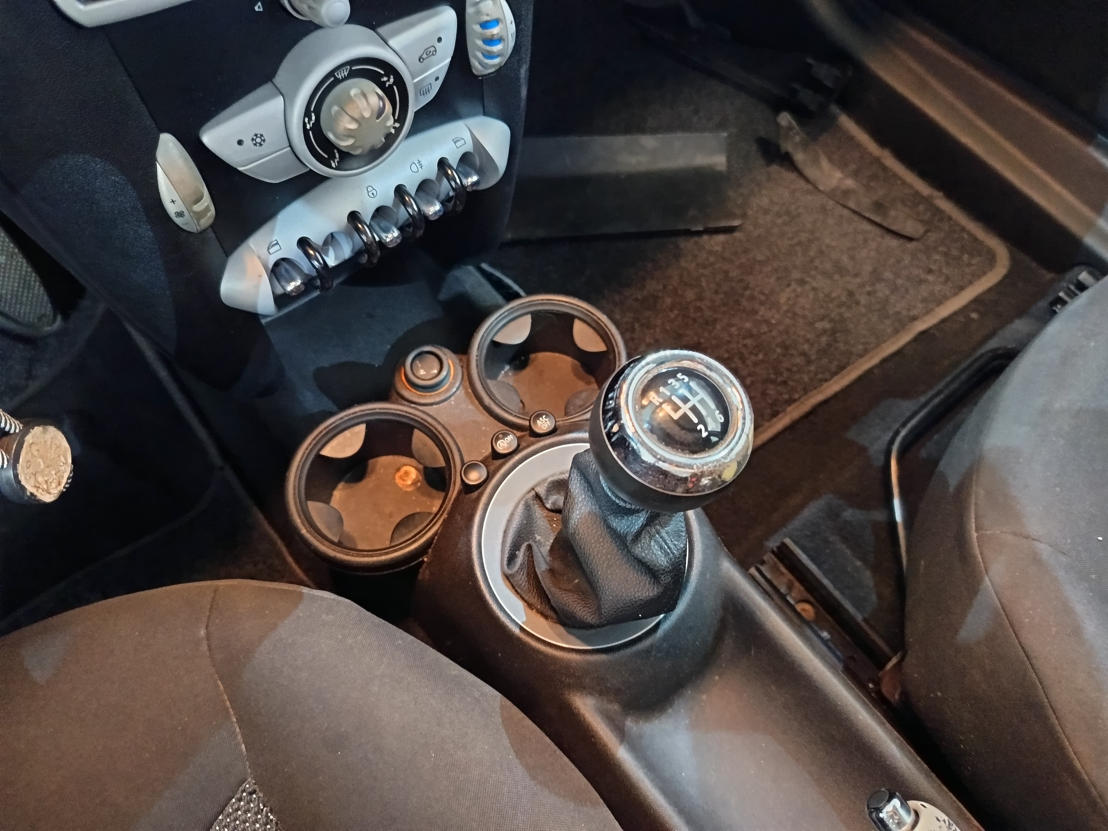Mini Cooper · Ano 2008 — imagen 32