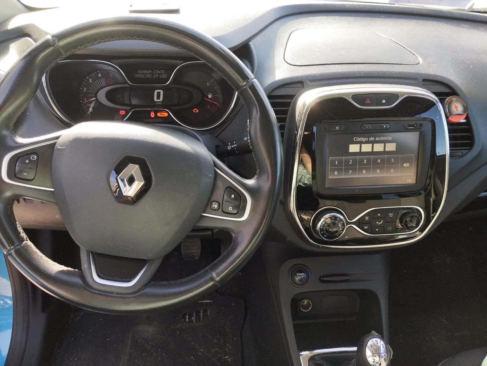 Renault Captur · Ano 2016 — image 25