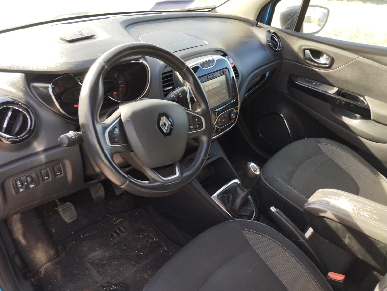 Renault Captur · Ano 2016 — image 24
