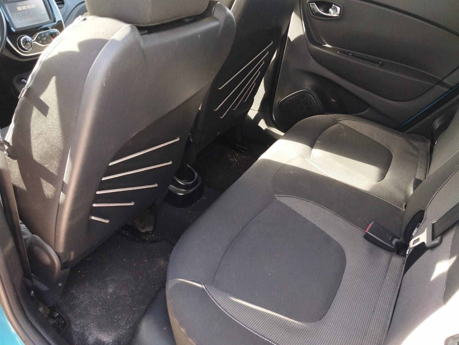 Renault Captur · Ano 2016 — image 27