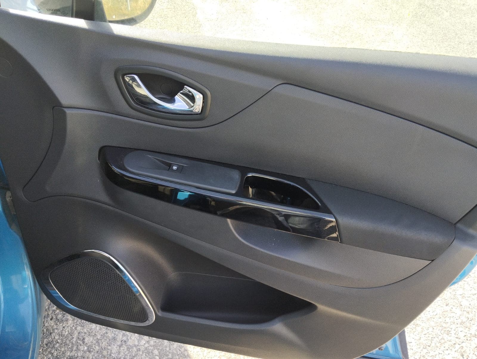 Renault Captur · Ano 2016 — image 23