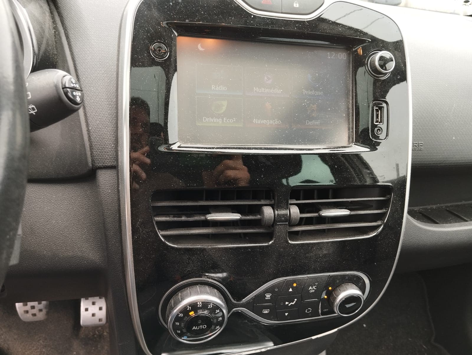 Renault Clio 4 Grantour 1.5 DCI · Ano 2016 — imagem 27