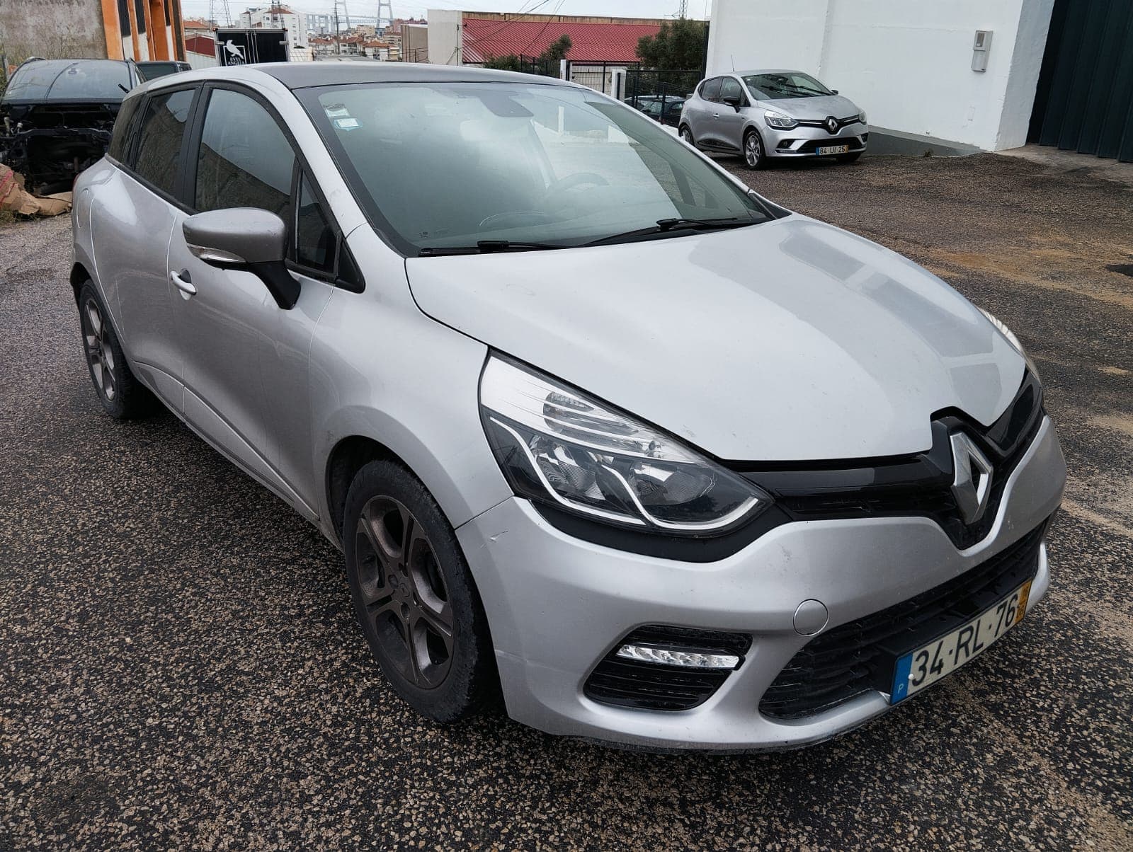 Renault Clio 4 Grantour 1.5 DCI · Ano 2016 — imagem 1