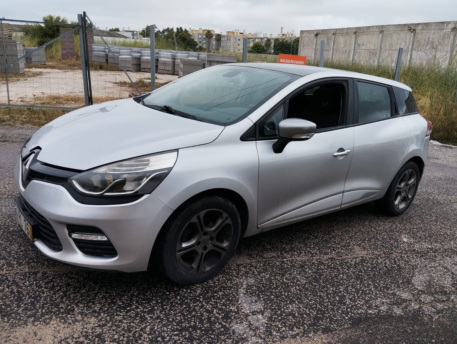 Renault Clio 4 Grantour 1.5 DCI · Ano 2016 — imagem 5