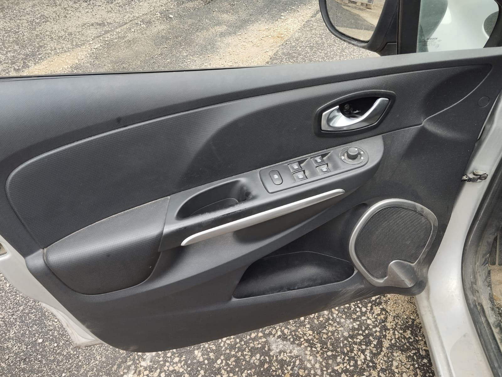 Renault Clio 4 Grantour 1.5 DCI · Ano 2016 — imagem 19