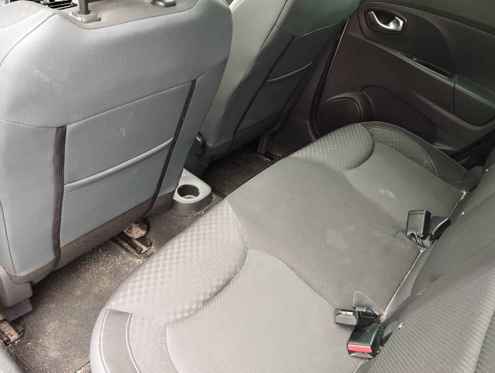 Renault Clio 4 Grantour 1.5 DCI · Ano 2016 — imagem 30