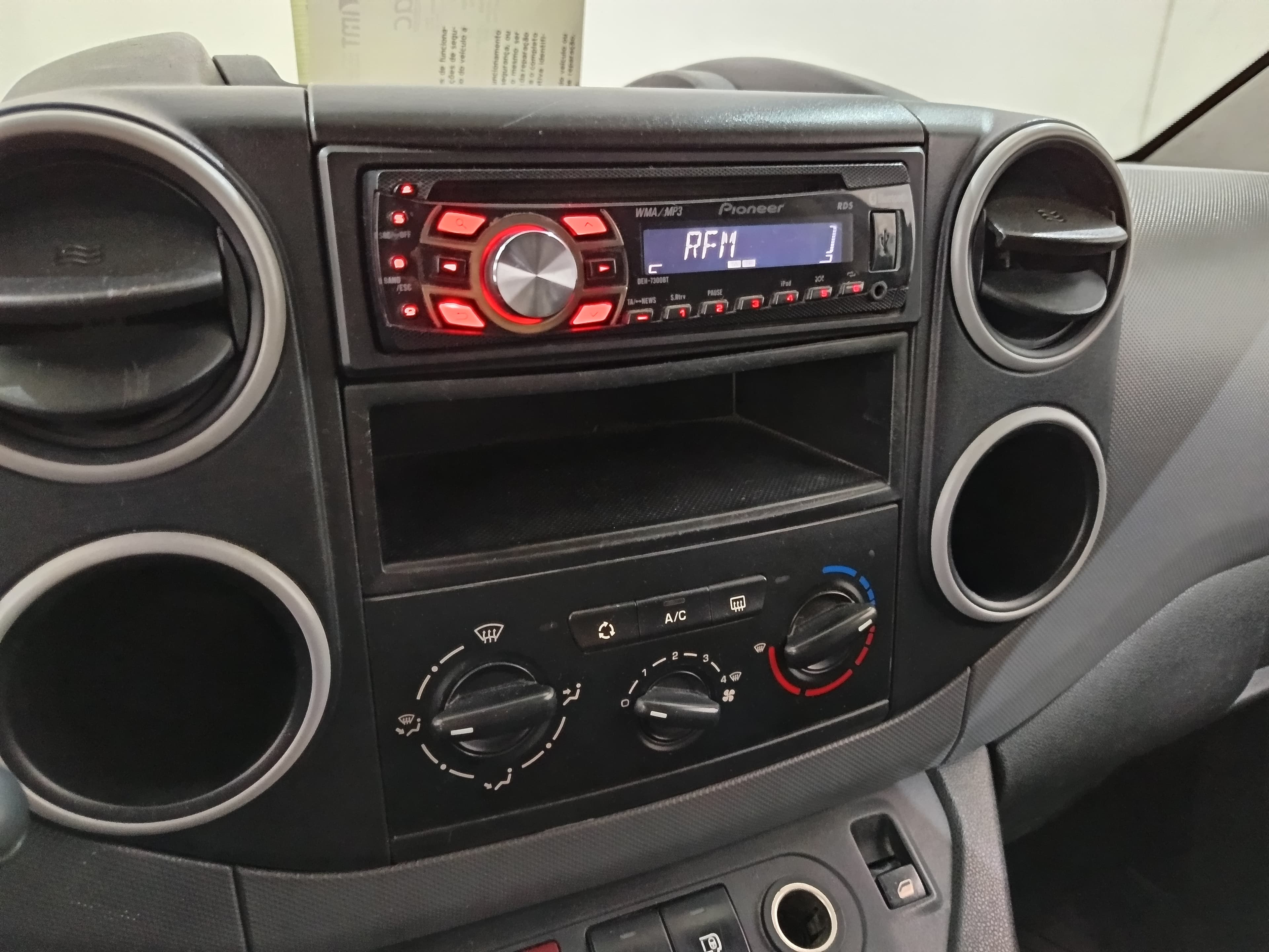 Citroën Berlingo · Ano 2011 — imagem 34