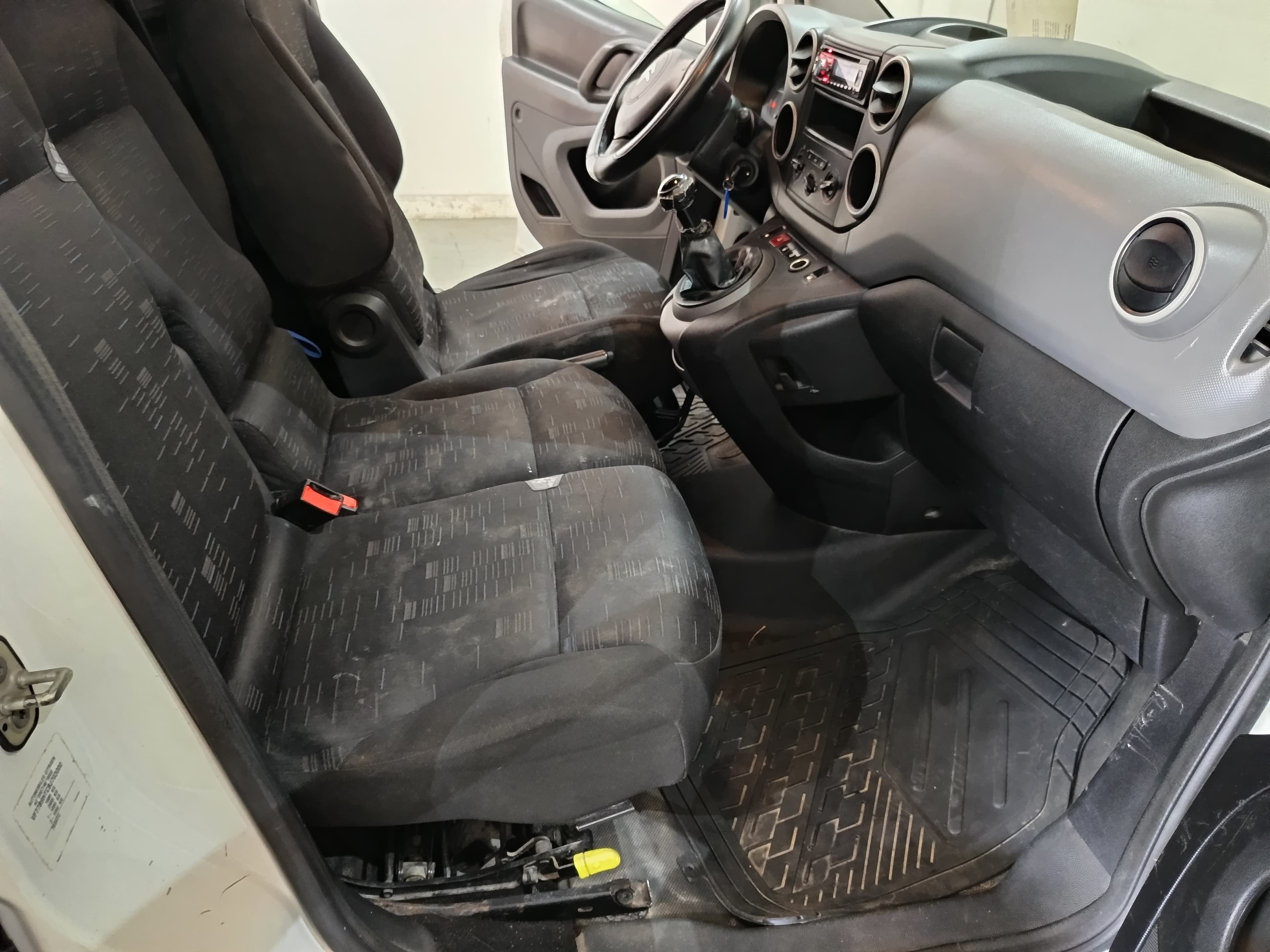 Citroën Berlingo · Ano 2011 — imagem 21